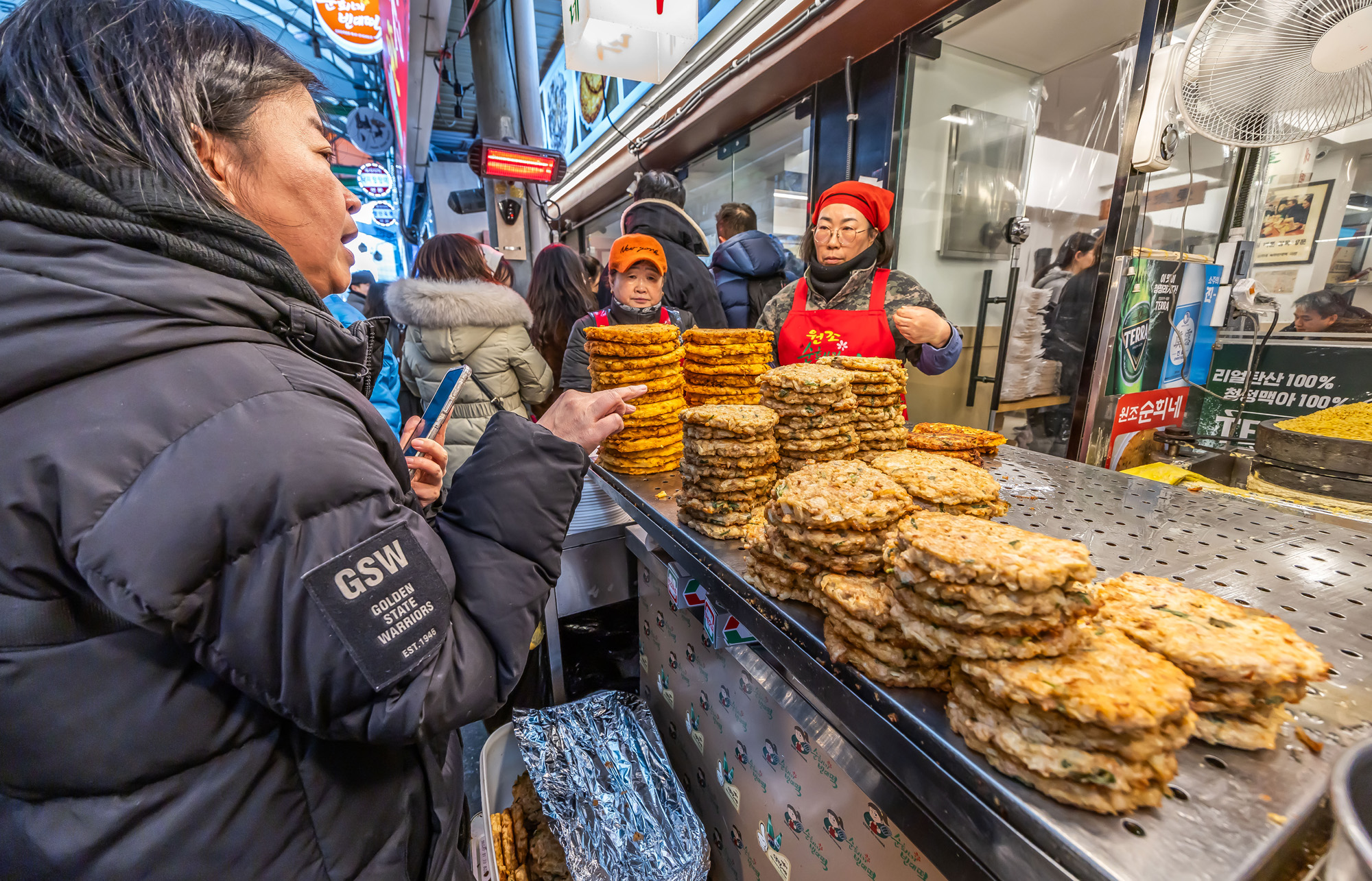 사회;세태;명절;명절스케치;설날;설전통시장스케치;광장시장;설제수용품구매;설명절;설장보기