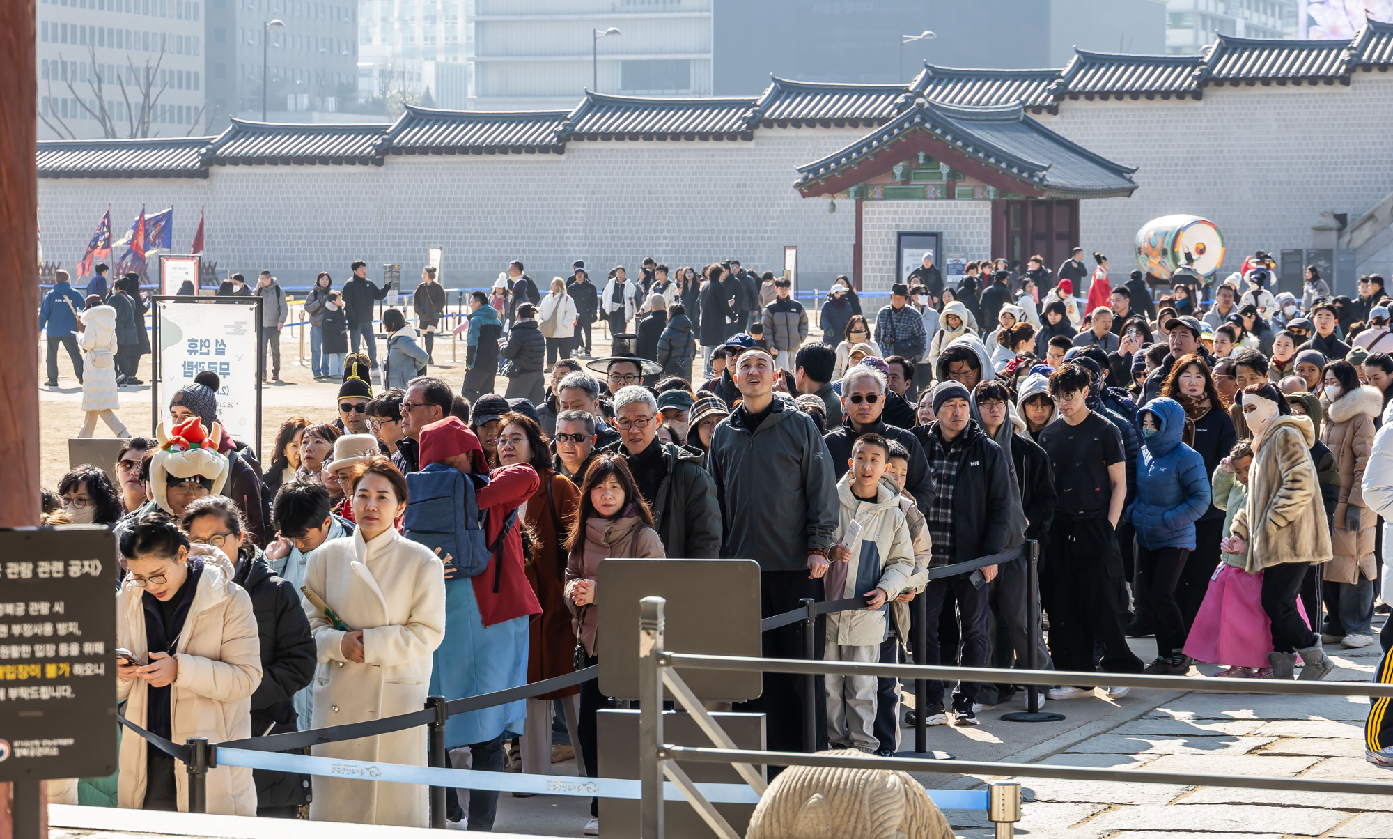 사회;세태;경복궁;설연휴경복궁무료개방;설연휴인파스케치;경복궁관람객인파스케치