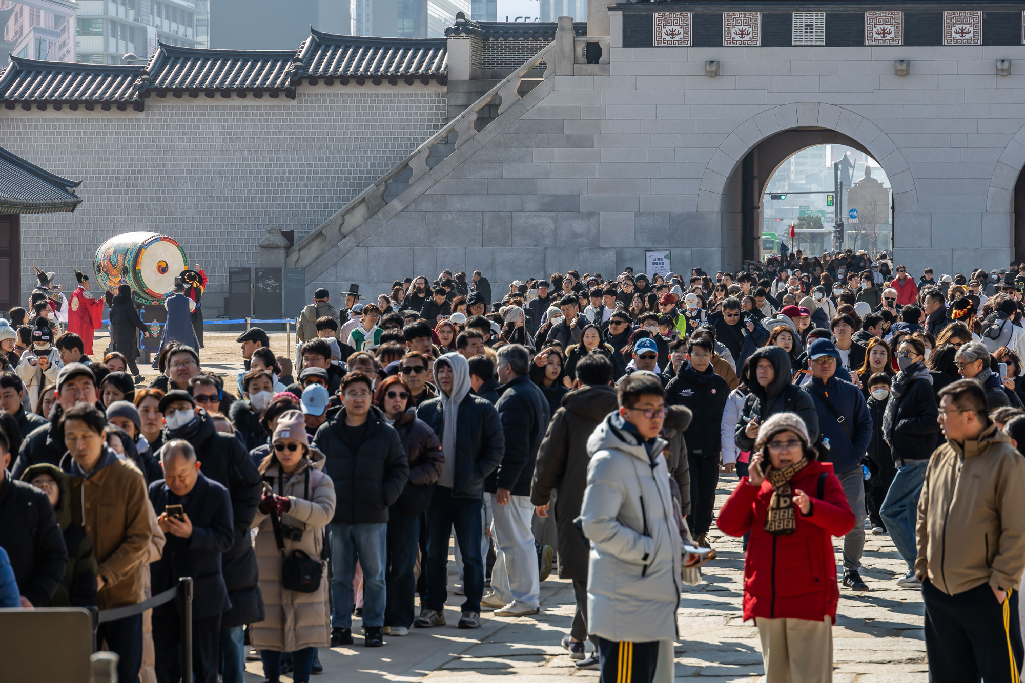 사회;세태;경복궁;설연휴경복궁무료개방;설연휴인파스케치;경복궁관람객인파스케치