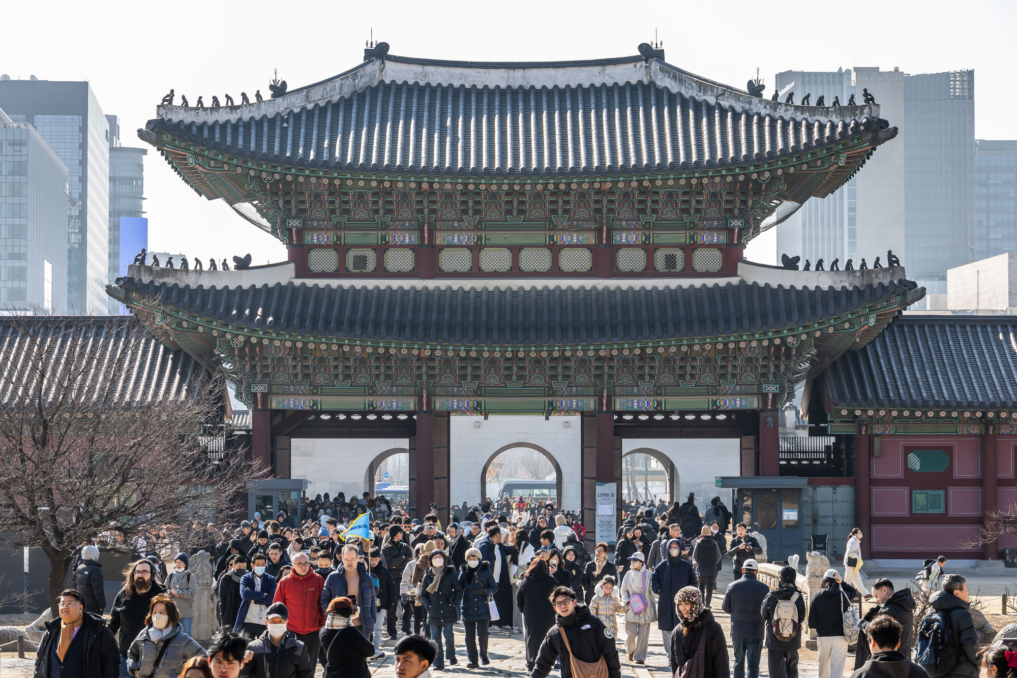 사회;세태;경복궁;설연휴경복궁무료개방;설연휴인파스케치;경복궁관람객인파스케치