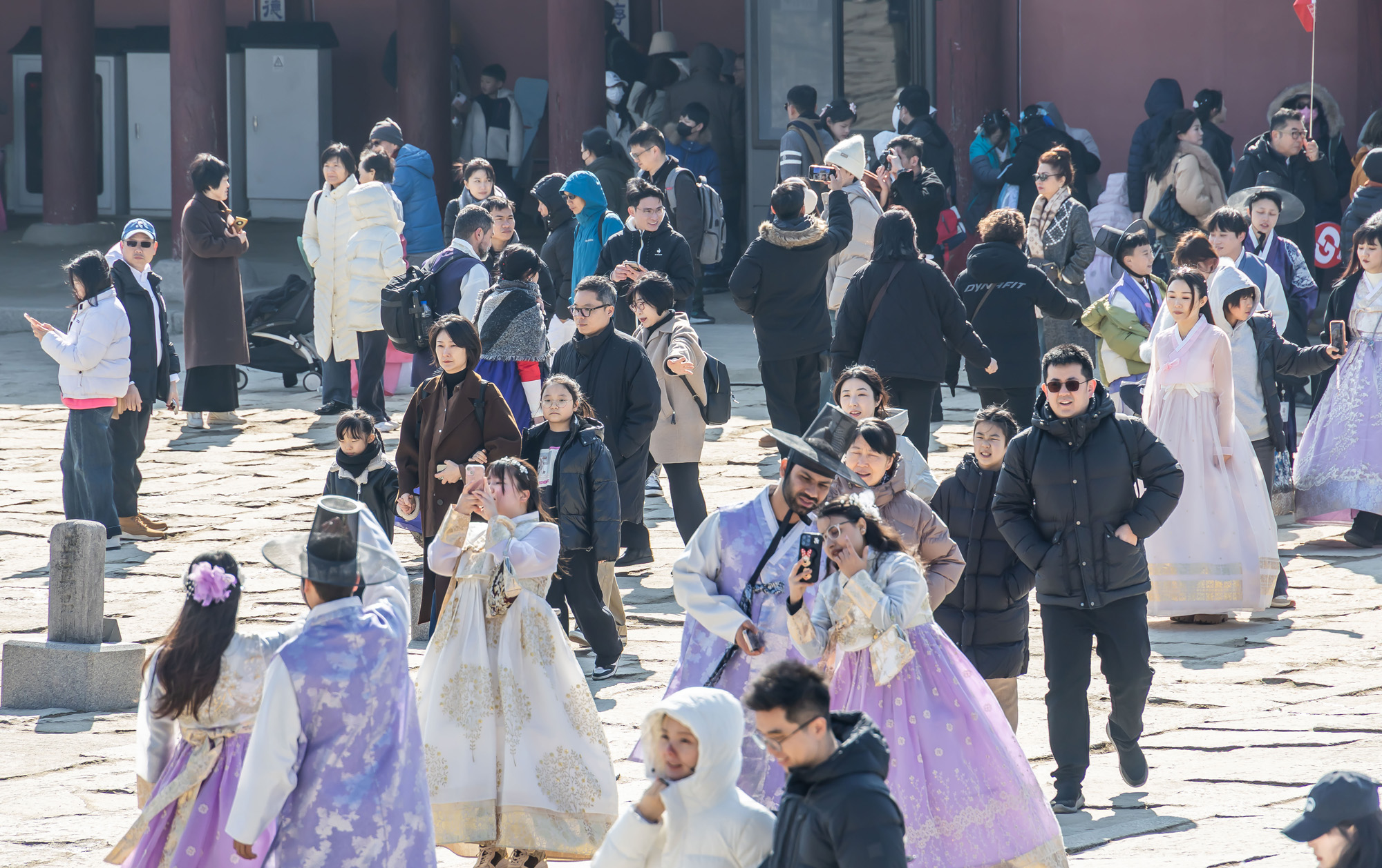 사회;세태;경복궁;설연휴경복궁무료개방;설연휴인파스케치;경복궁관람객인파스케치