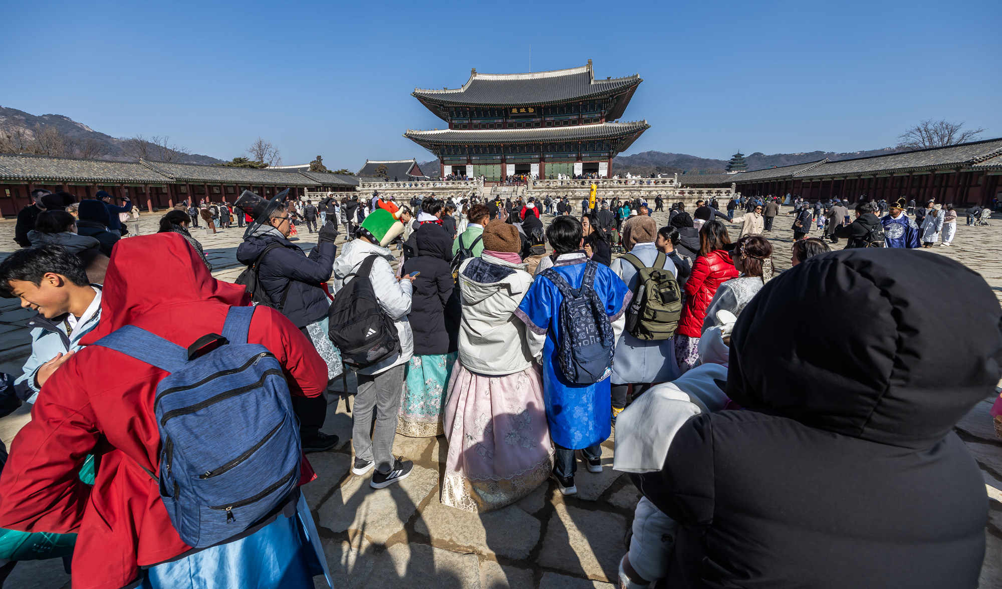 사회;세태;경복궁;설연휴경복궁무료개방;설연휴인파스케치;경복궁관람객인파스케치