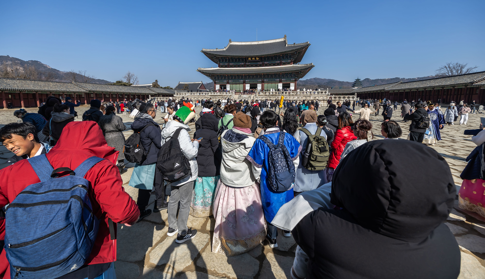 사회;세태;경복궁;설연휴경복궁무료개방;설연휴인파스케치;경복궁관람객인파스케치