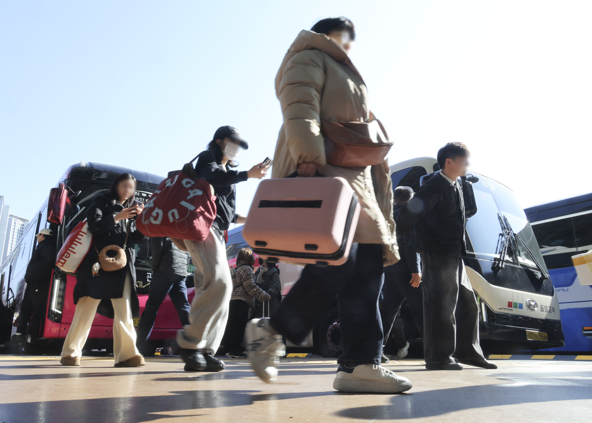 설연휴;귀경객;귀경길;고속버스터미널