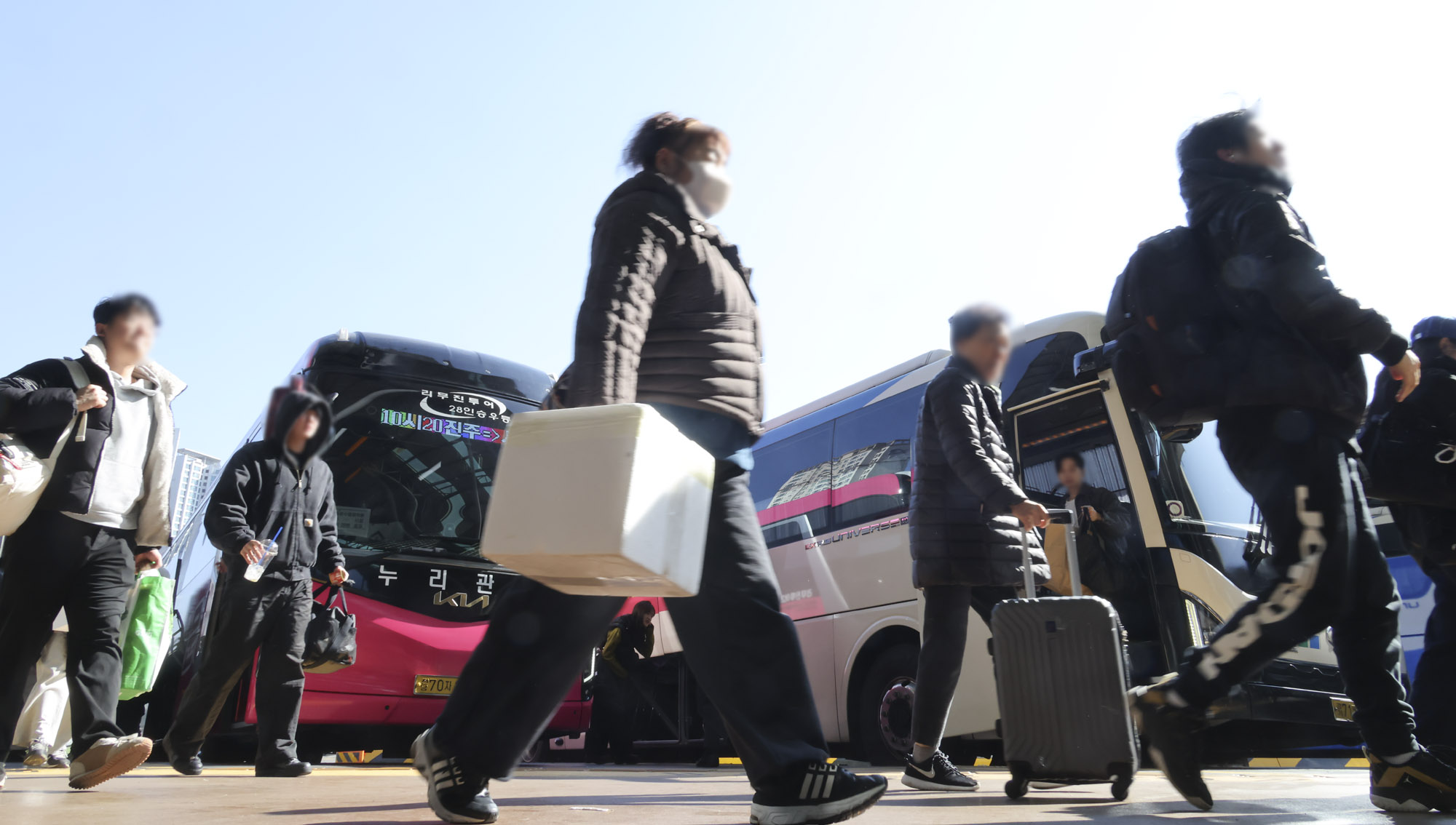 설연휴;귀경객;귀경길;고속버스터미널