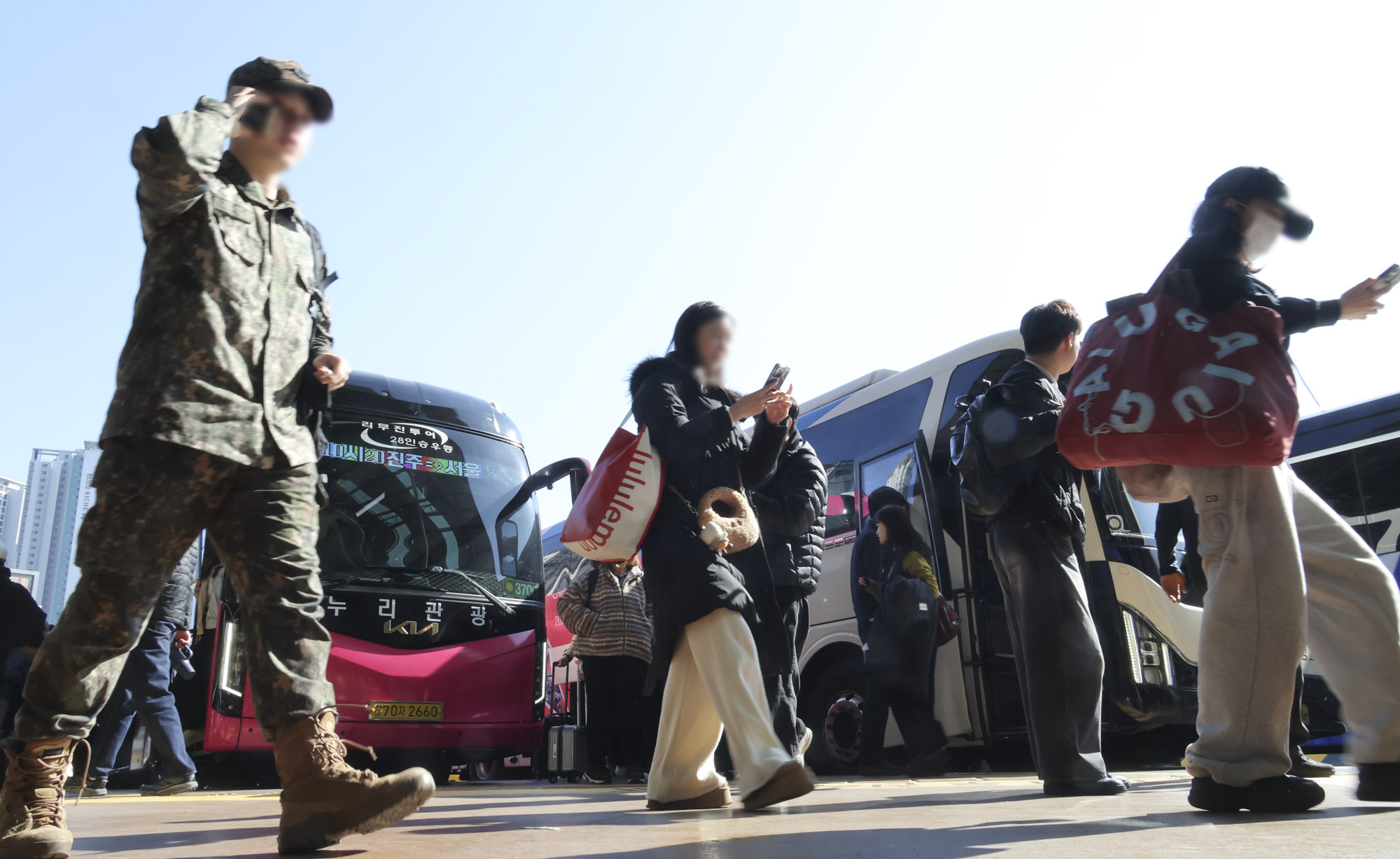 설연휴;귀경객;귀경길;고속버스터미널