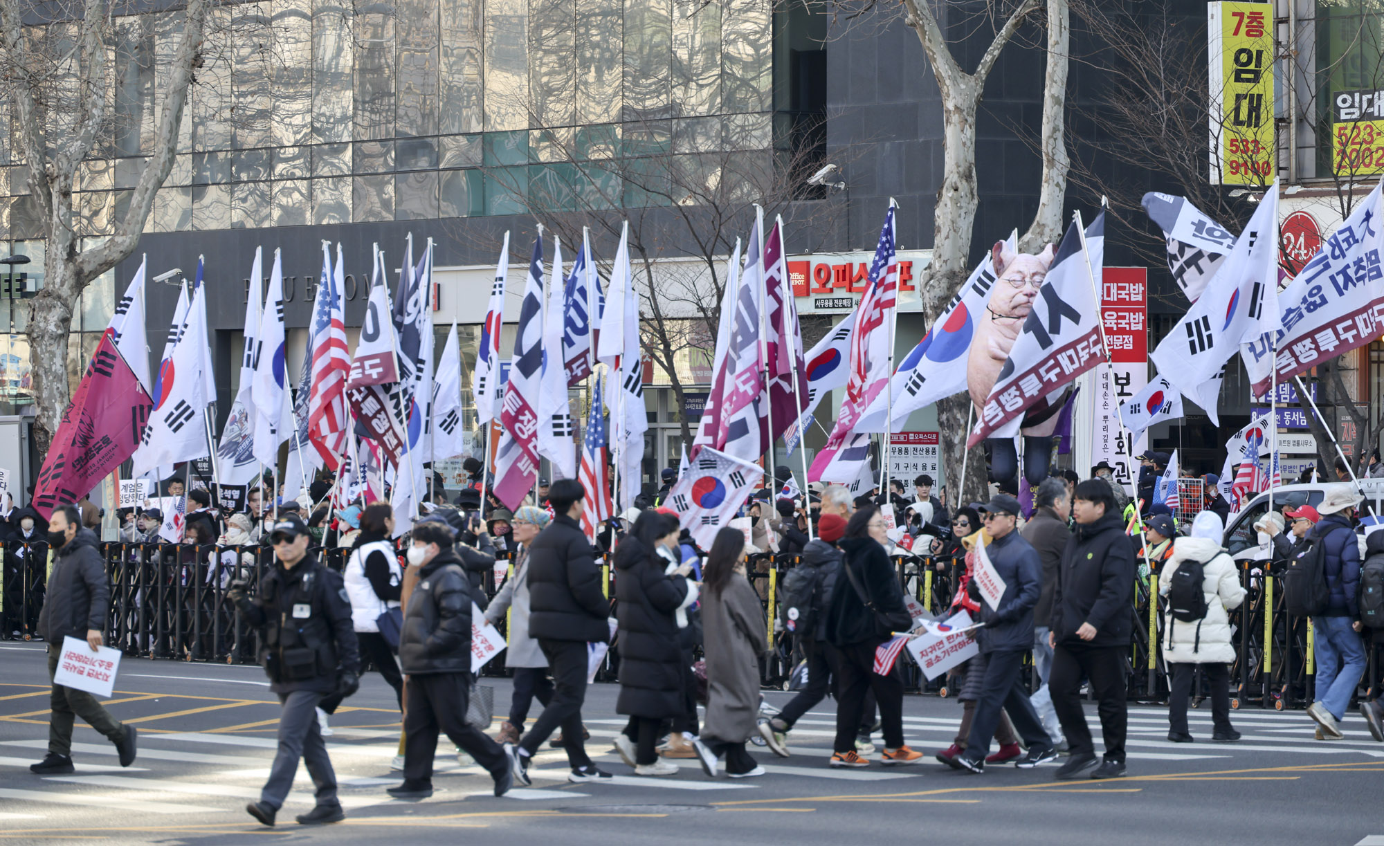 윤석열;윤석열내란1심;윤석열1심재판;윤석열중앙지법;윤석열집회