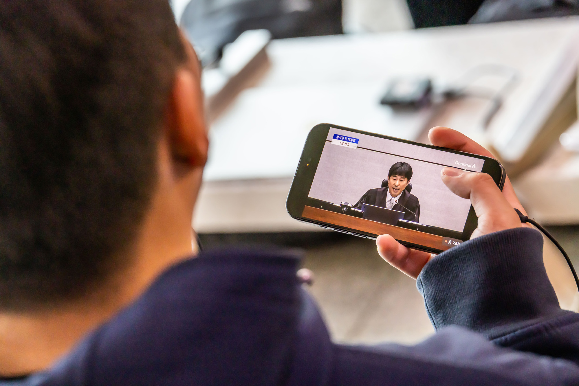 사회;인물;사건사고;윤석열;윤석열내란1심선고;지귀연재판부;서울역TV시청시민들;윤석열내란우두머리선고