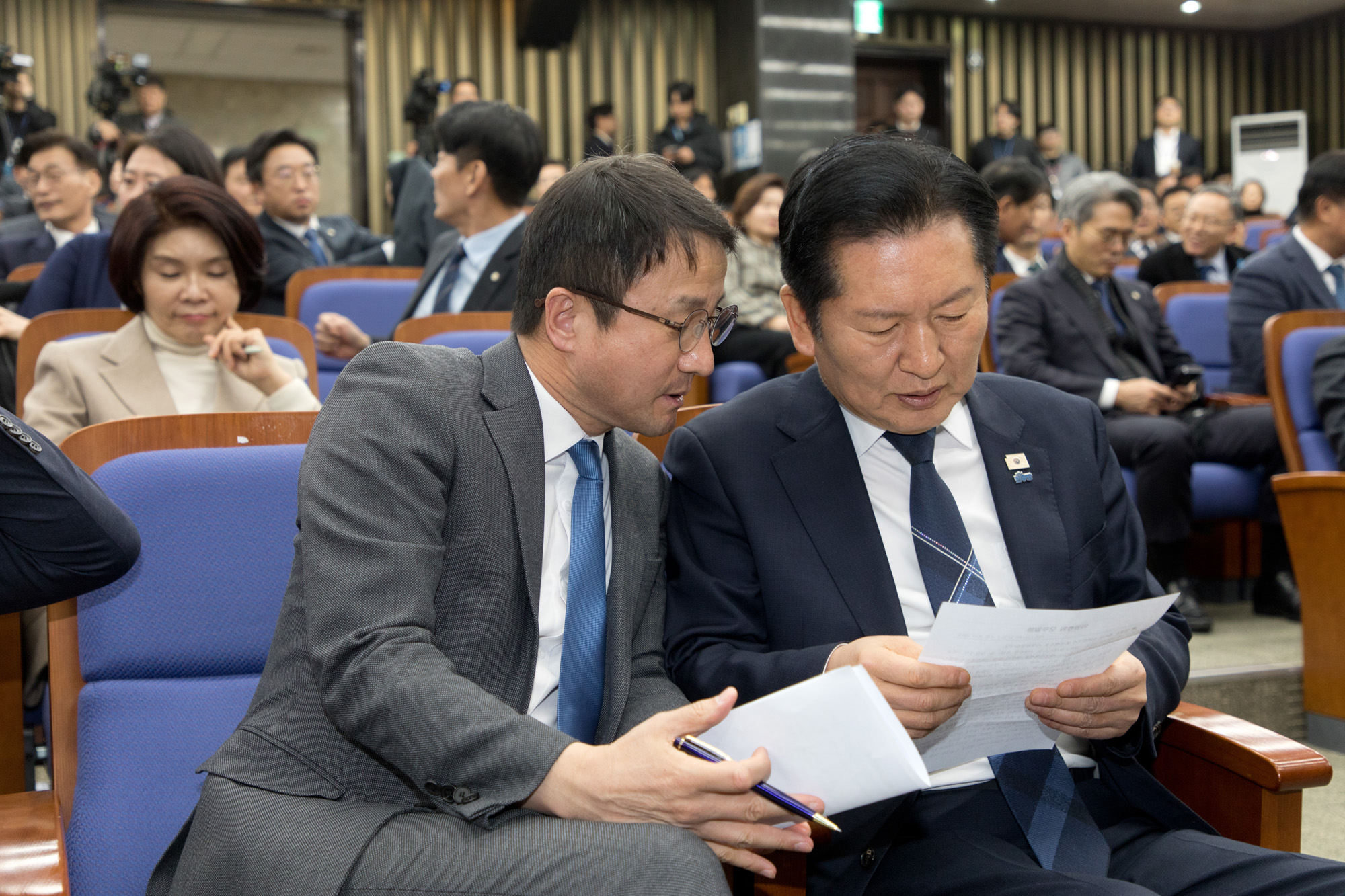 정치;정당;더불어민주당;의원총회