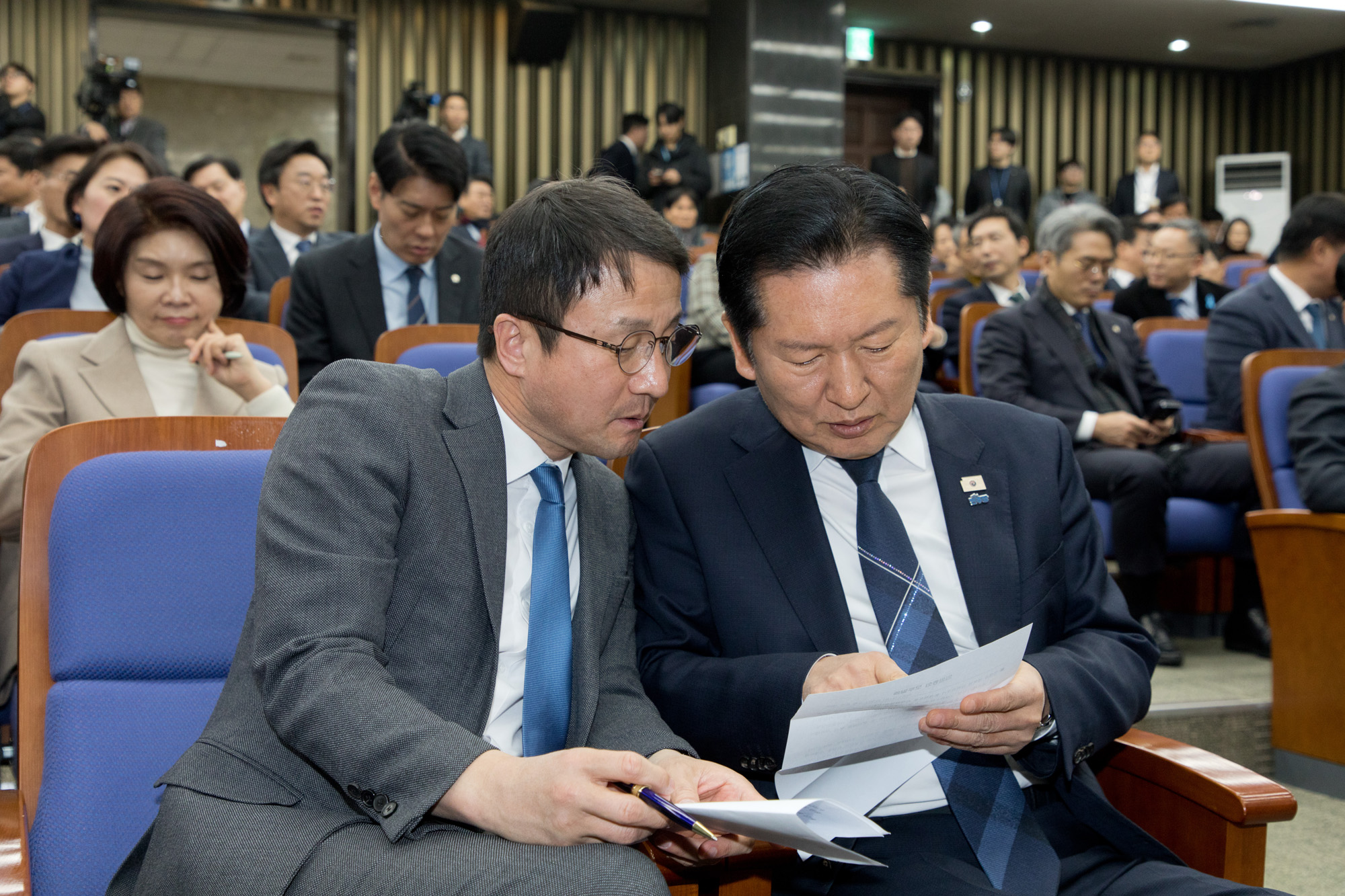 정치;정당;더불어민주당;의원총회