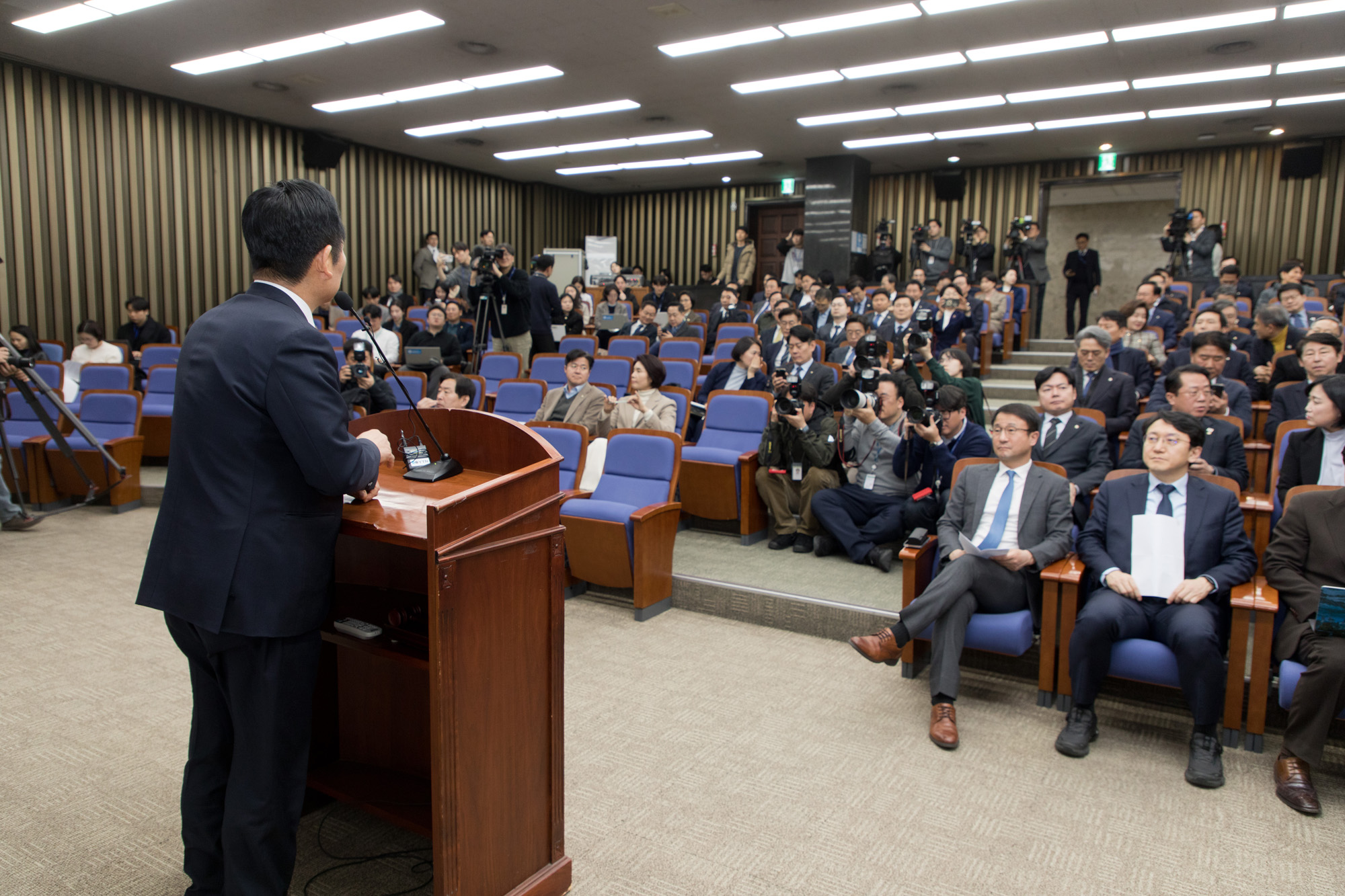 정치;정당;더불어민주당;의원총회