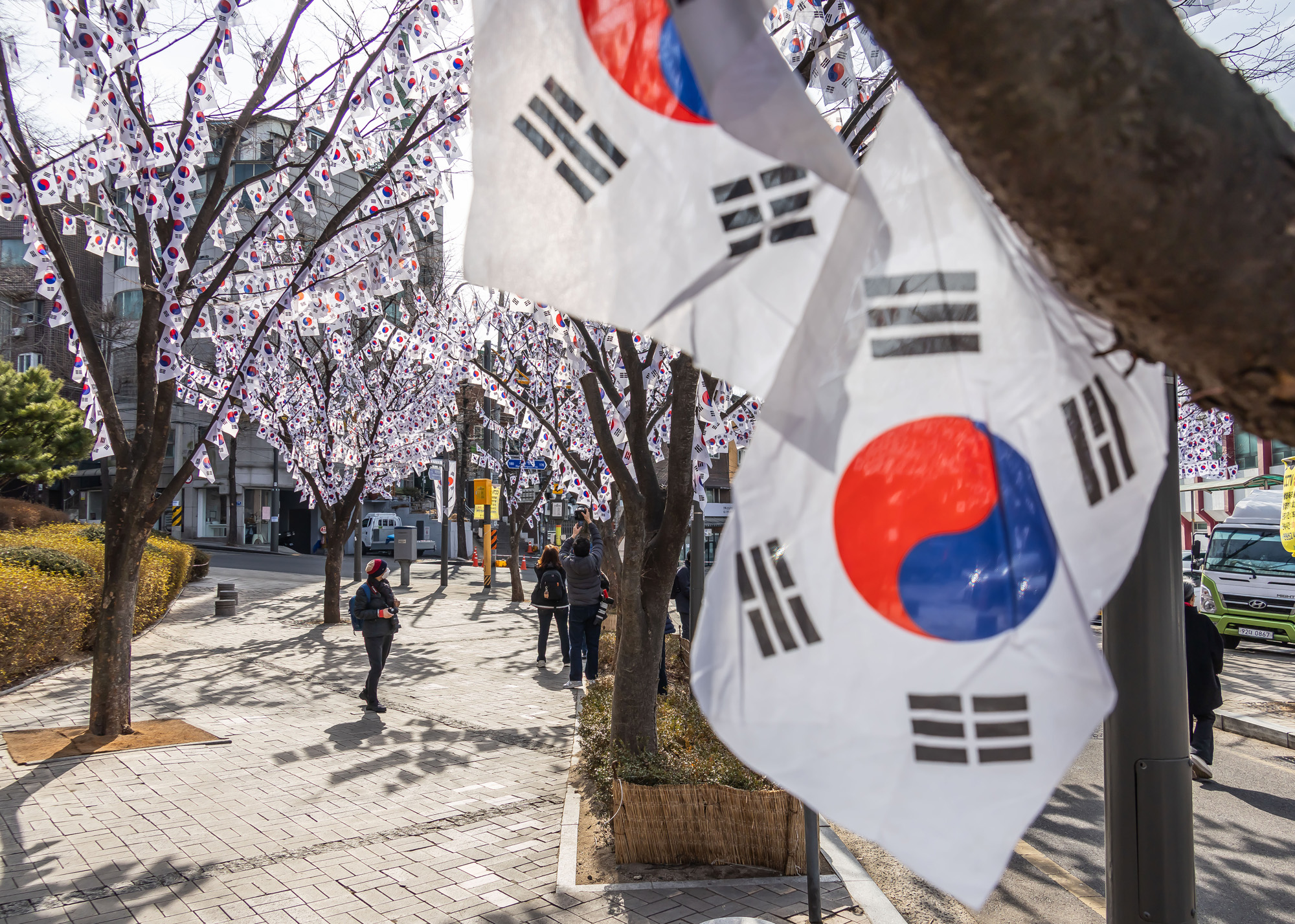 사회;공휴일;역사;3.1절;삼일절;삼일절태극기거리;효창공원태극기거리;3.1절태극기거리