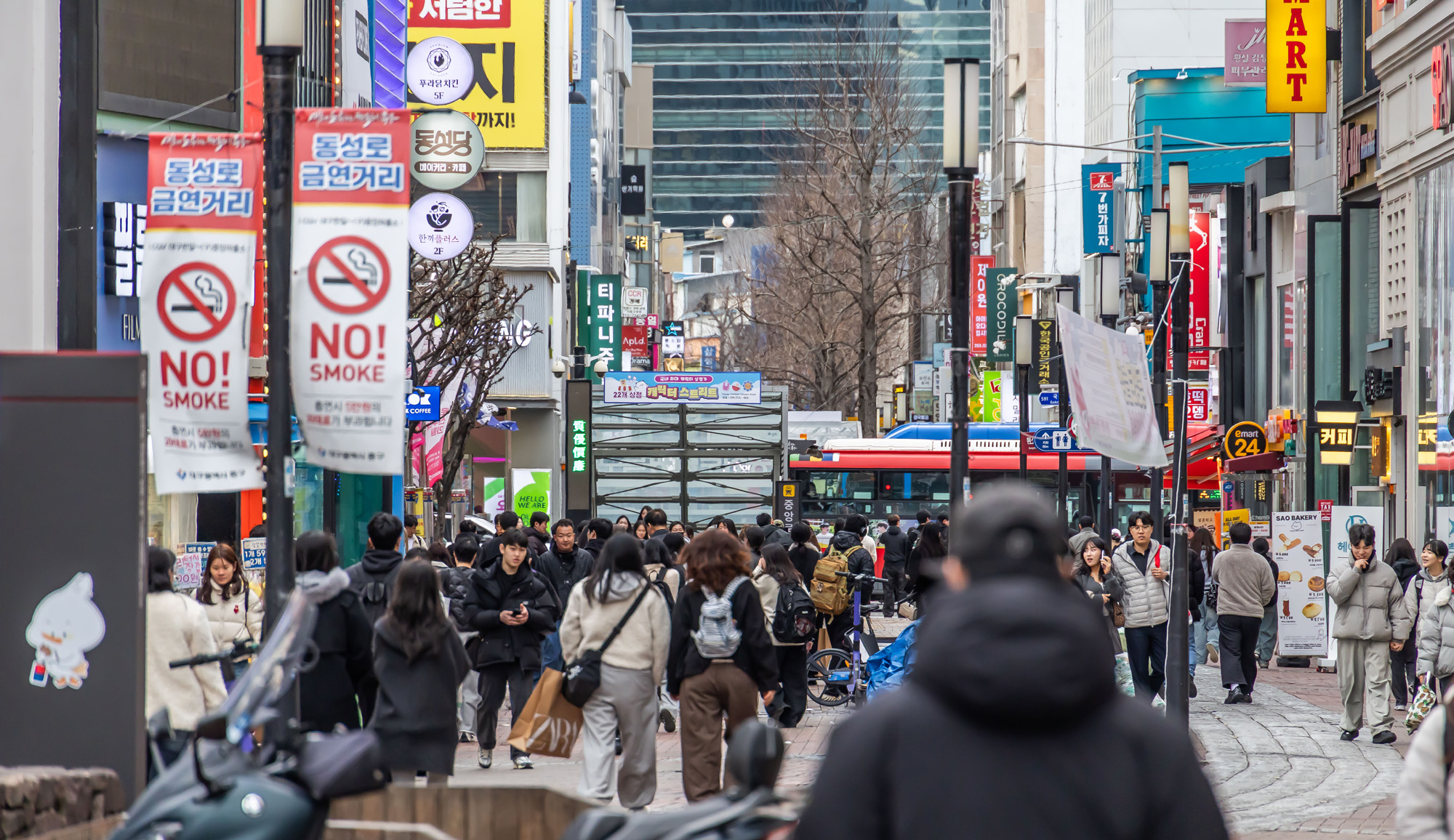 정치;영남권민심;국민의힘텃밭;국민의힘TK민심;대구민심;대구서문시장;대구동성로;동대구역;보수지역민심;보수의심장대구;보수의방어선대구