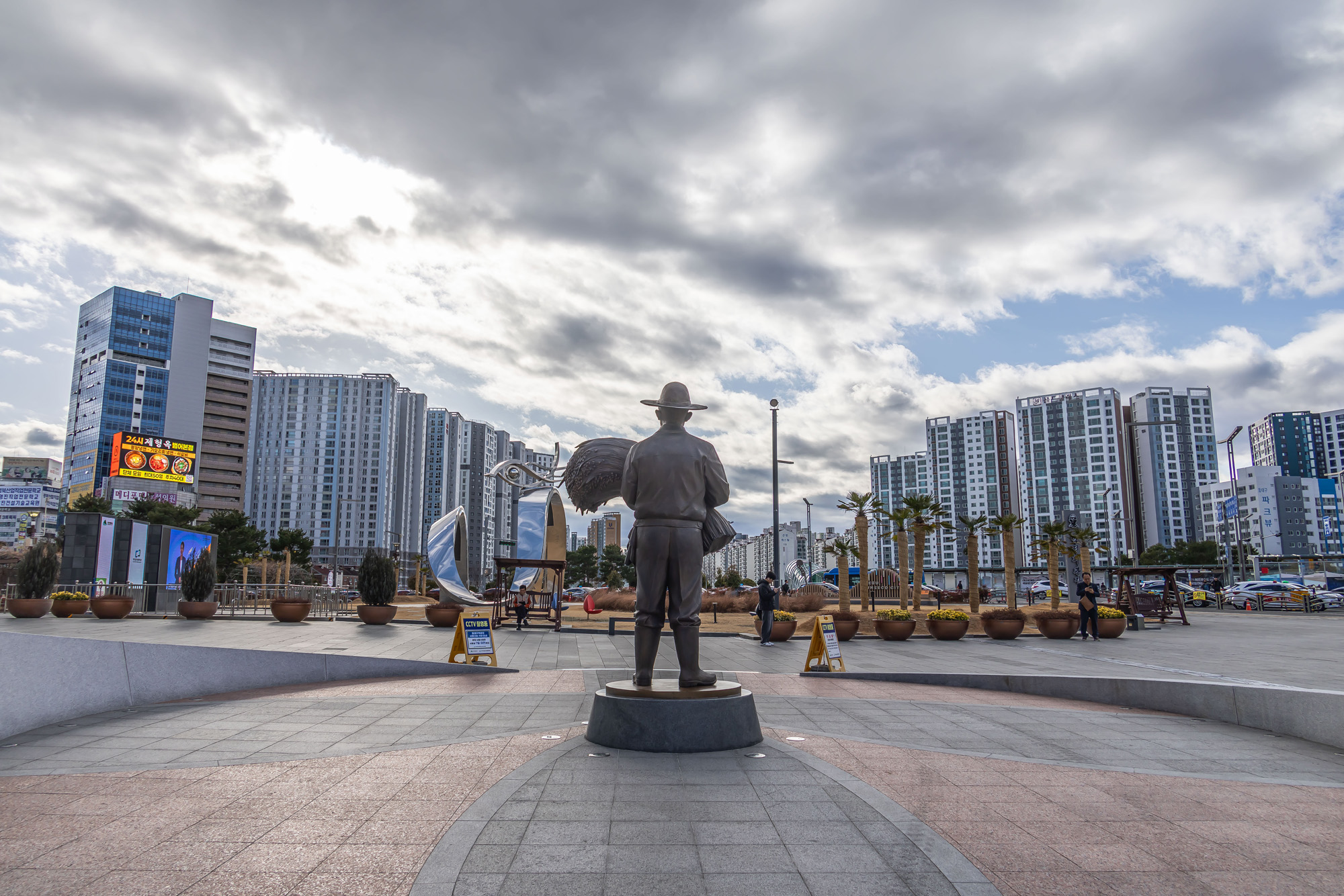 정치;영남권민심;국민의힘텃밭;국민의힘TK민심;대구민심;대구서문시장;대구동성로;동대구역;보수지역민심;보수의심장대구;보수의방어선대구