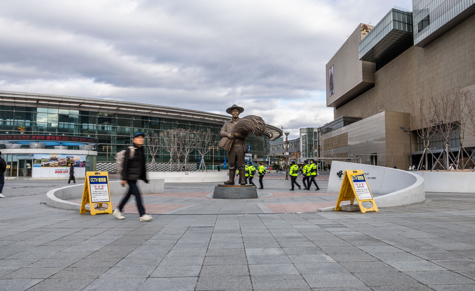 정치;영남권민심;국민의힘텃밭;국민의힘TK민심;대구민심;대구서문시장;대구동성로;동대구역;보수지역민심;보수의심장대구;보수의방어선대구