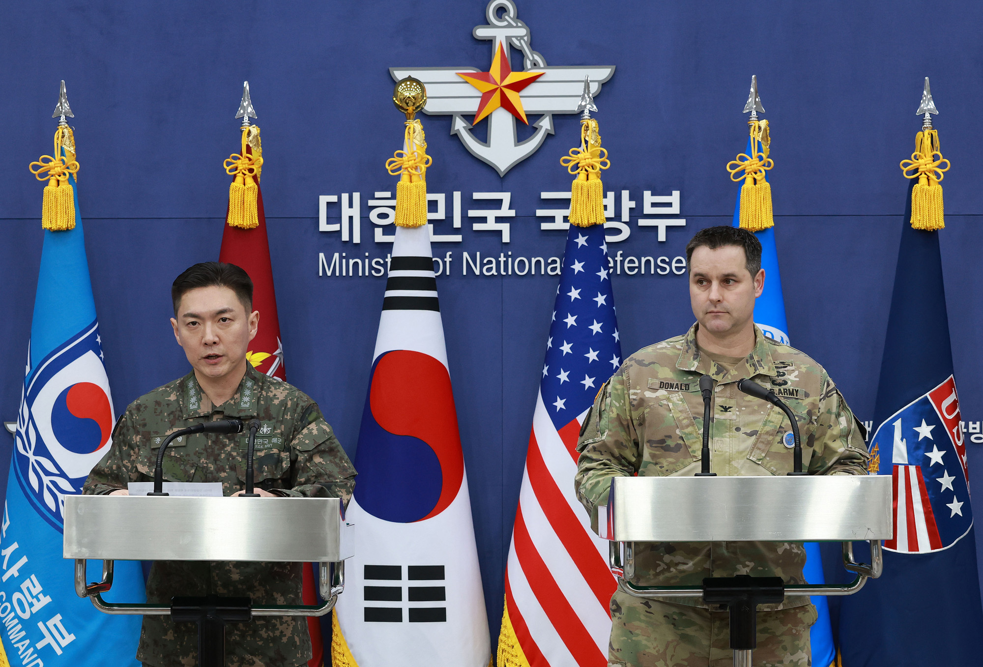 정치;국방부;FS연습한미공동브리핑;장도영 합동참모본부 공보실장;라이언 도날드 주한미군사 공보실장;자유의방패연습