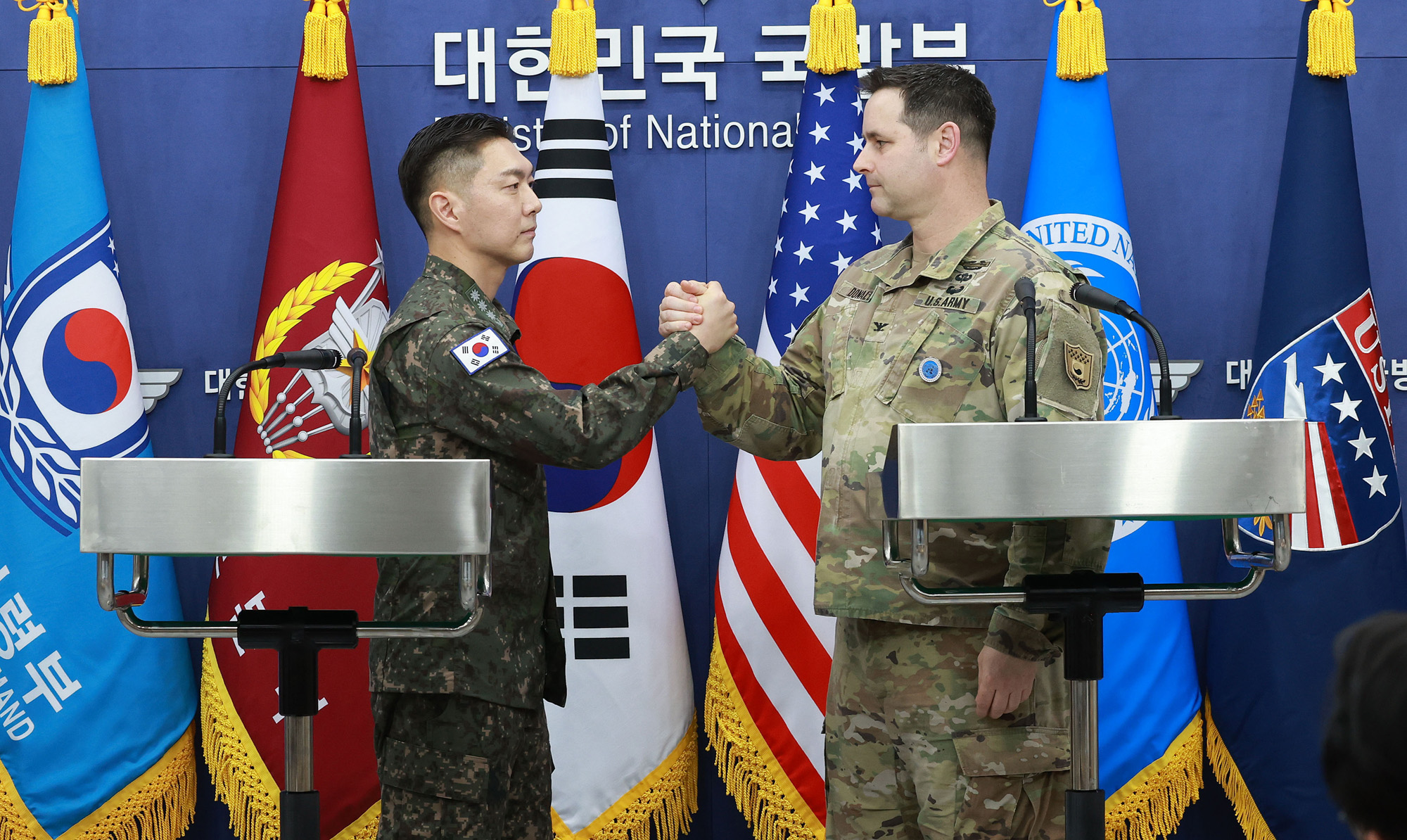 정치;국방부;FS연습한미공동브리핑;장도영 합동참모본부 공보실장;라이언 도날드 주한미군사 공보실장;자유의방패연습