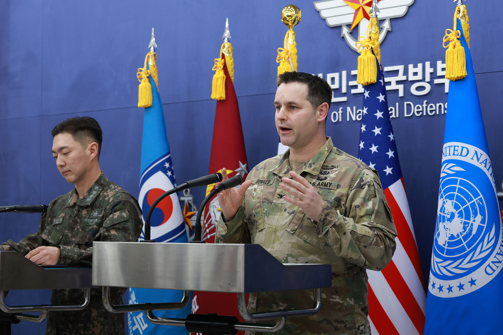 정치;국방부;FS연습한미공동브리핑;장도영 합동참모본부 공보실장;라이언 도날드 주한미군사 공보실장;자유의방패연습