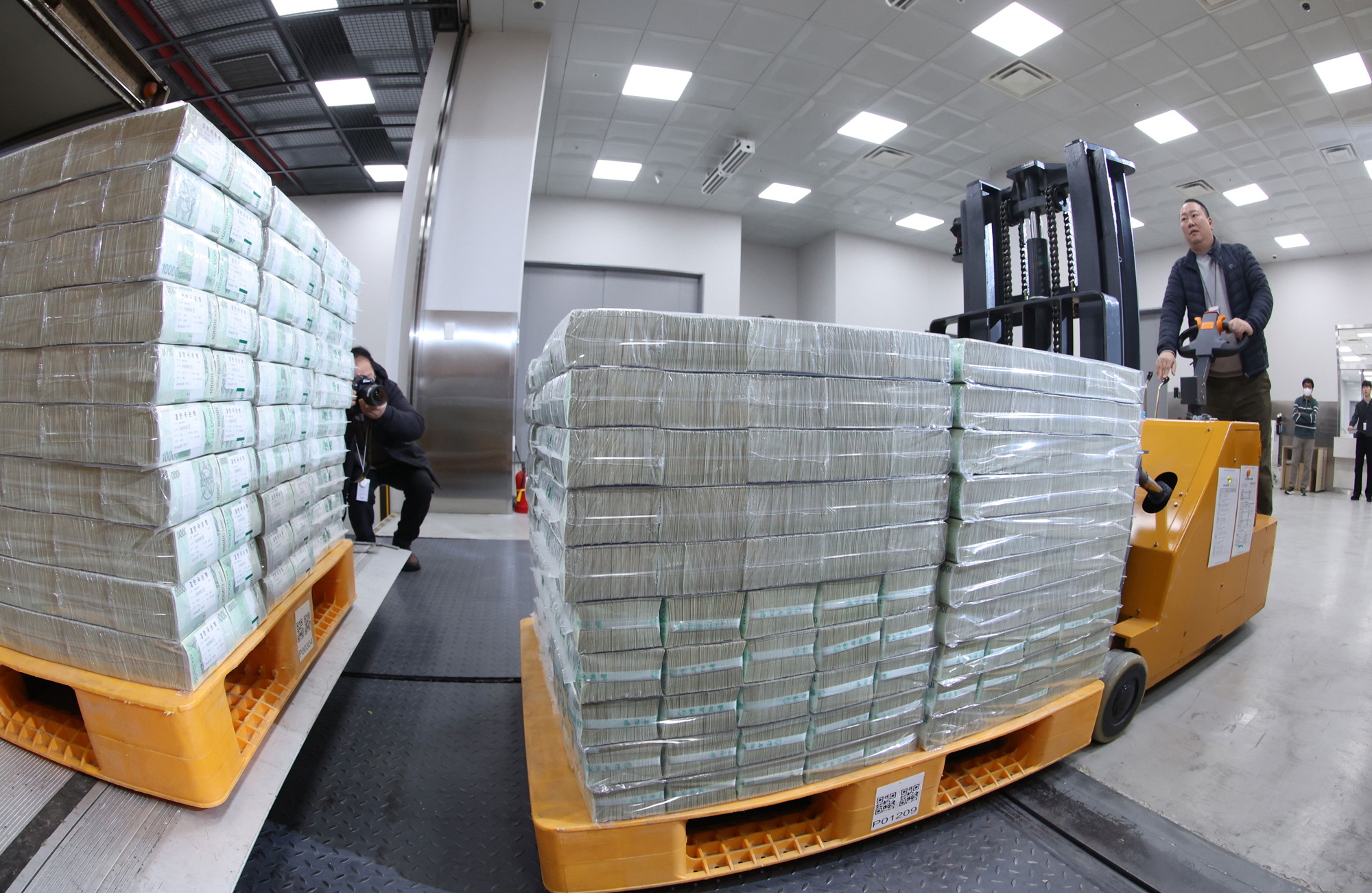 경제;사회;한국은행;설자금방출;한국은행현급;한국설화폐공급;은행현금방출