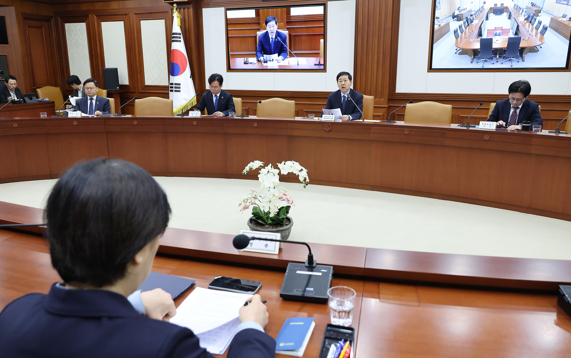 경제관계장관회의;중동;비상대응반;구윤철;김정관;이란;전쟁;원유