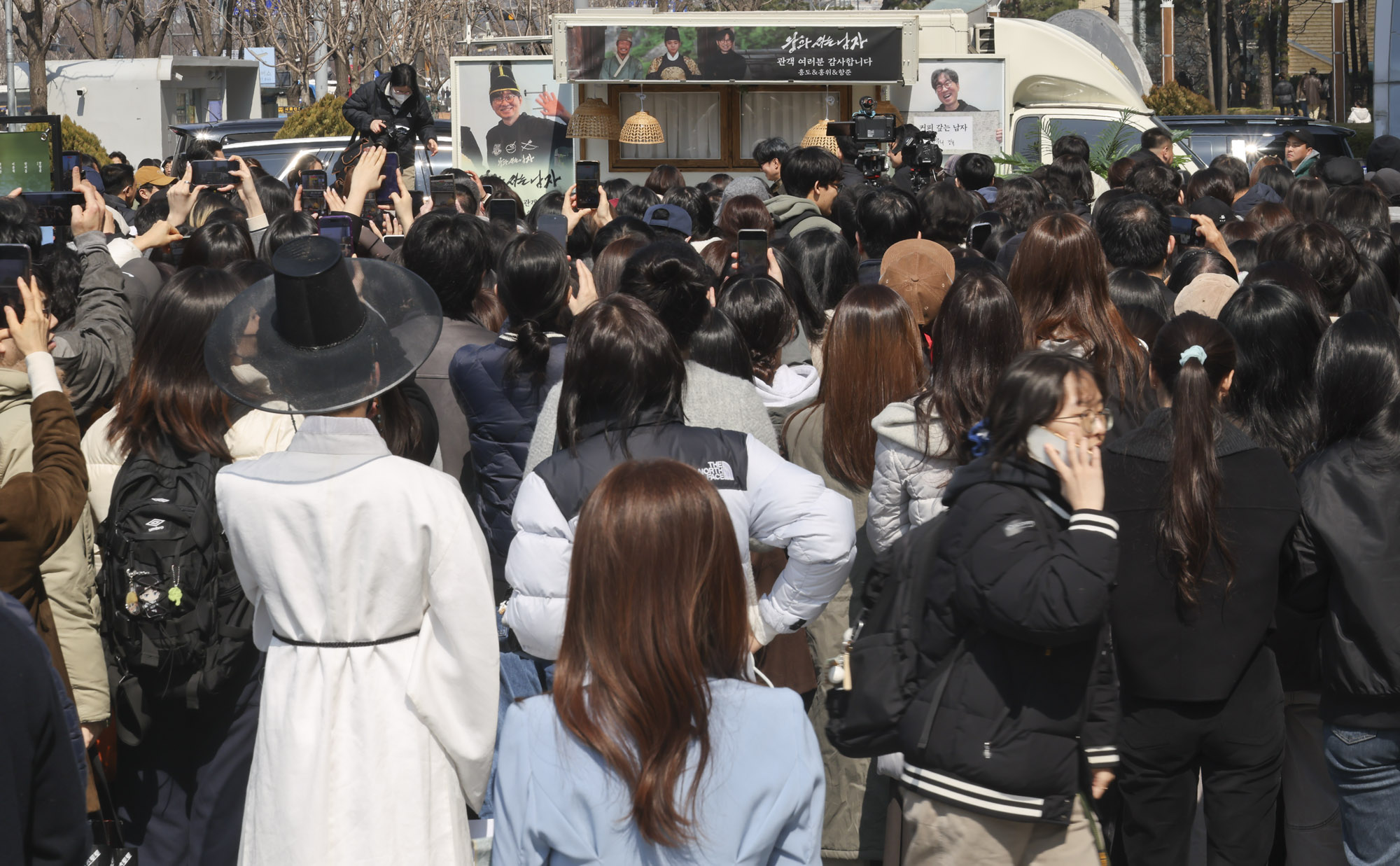 장항준;장항준감독;왕과사는남자;영화;영화천만관객;왕과사는남자영화