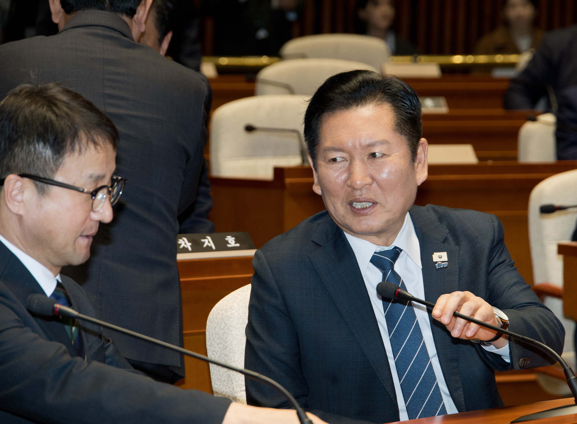 정치;정당;더불어민주당;의원총회