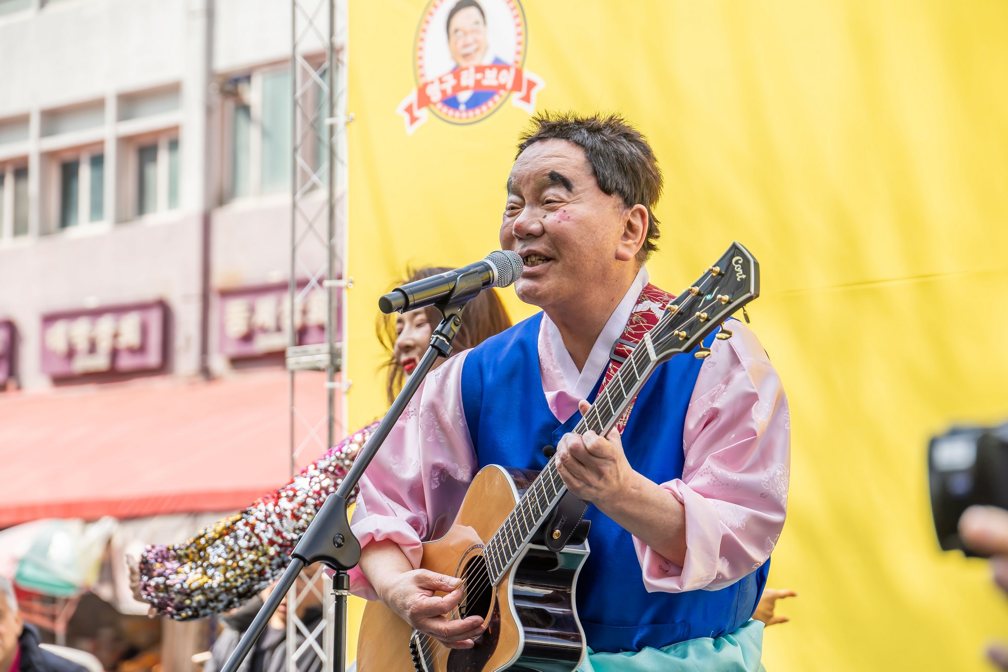 인물;연예;코미디언;개그맨;영화감독;심형래;영구TV;심형래영구;영구오부리;심형래감독인터뷰;인왕시장