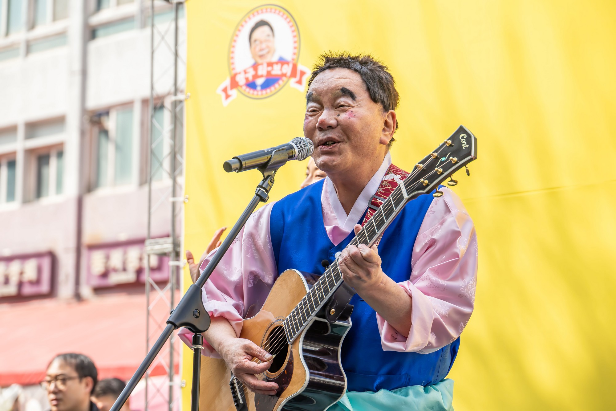 인물;연예;코미디언;개그맨;영화감독;심형래;영구TV;심형래영구;영구오부리;심형래감독인터뷰;인왕시장