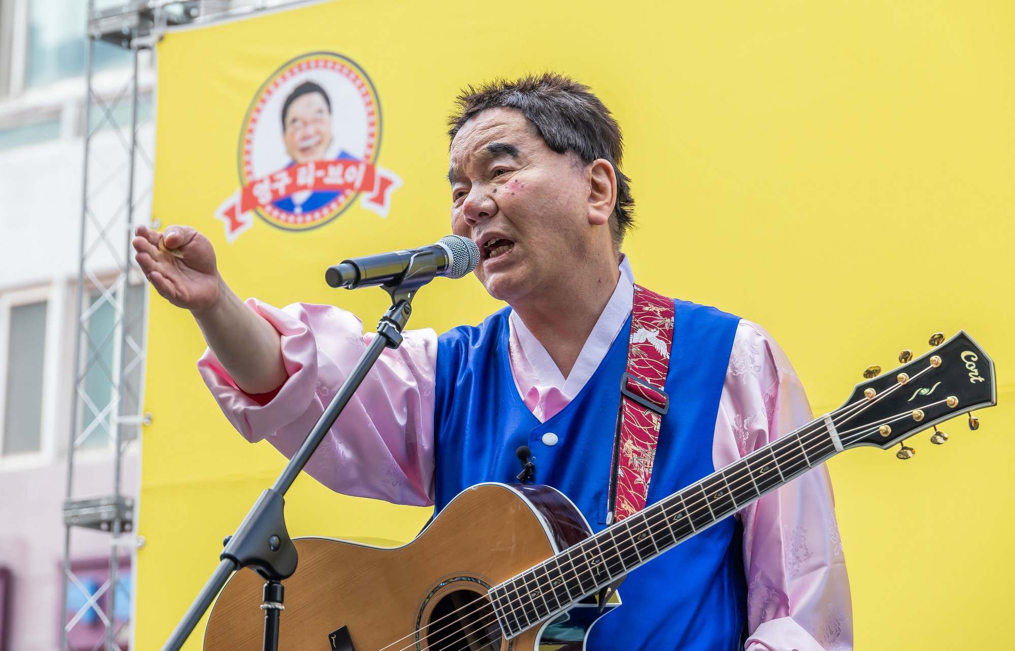 인물;연예;코미디언;개그맨;영화감독;심형래;영구TV;심형래영구;영구오부리;심형래감독인터뷰;인왕시장