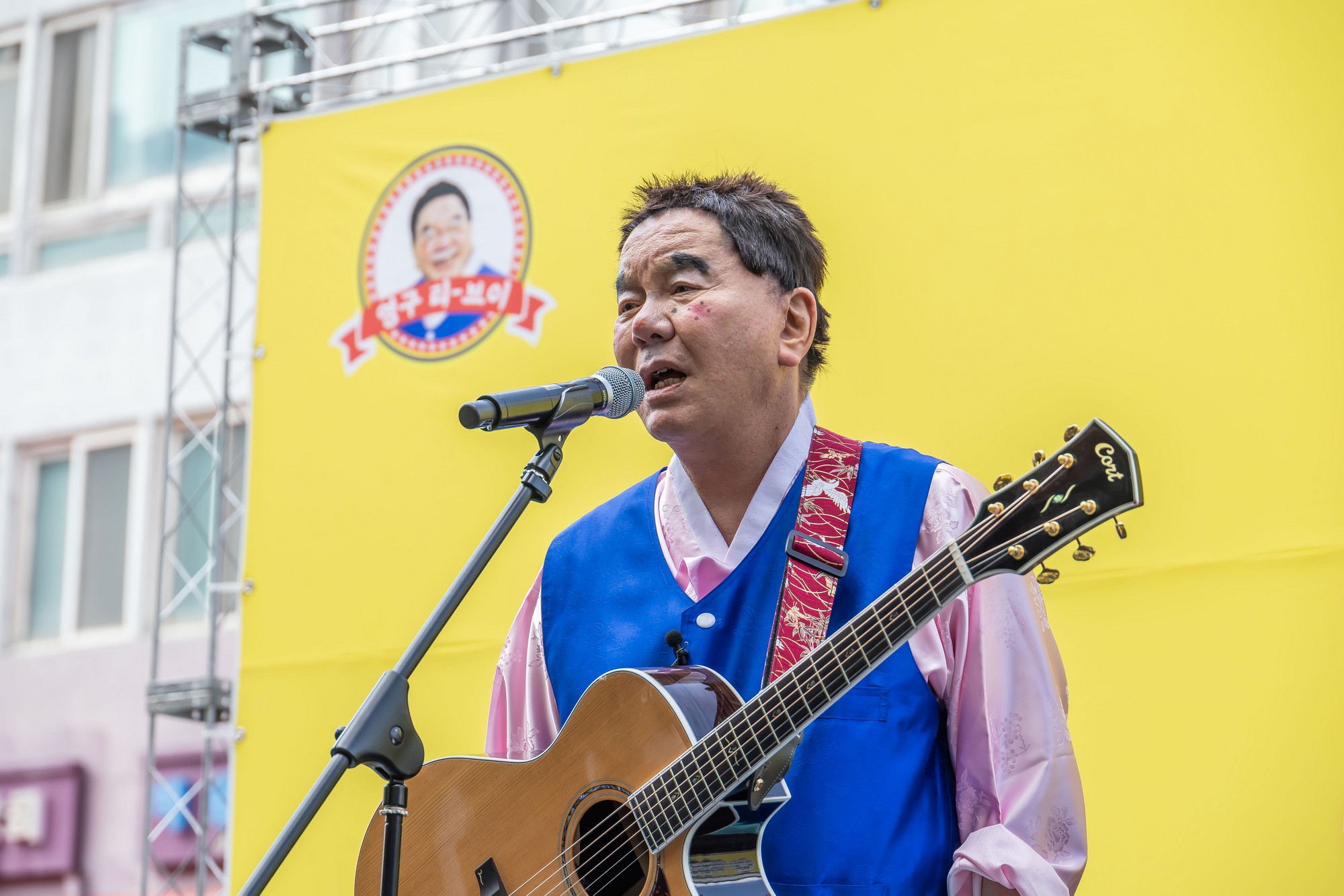 인물;연예;코미디언;개그맨;영화감독;심형래;영구TV;심형래영구;영구오부리;심형래감독인터뷰;인왕시장