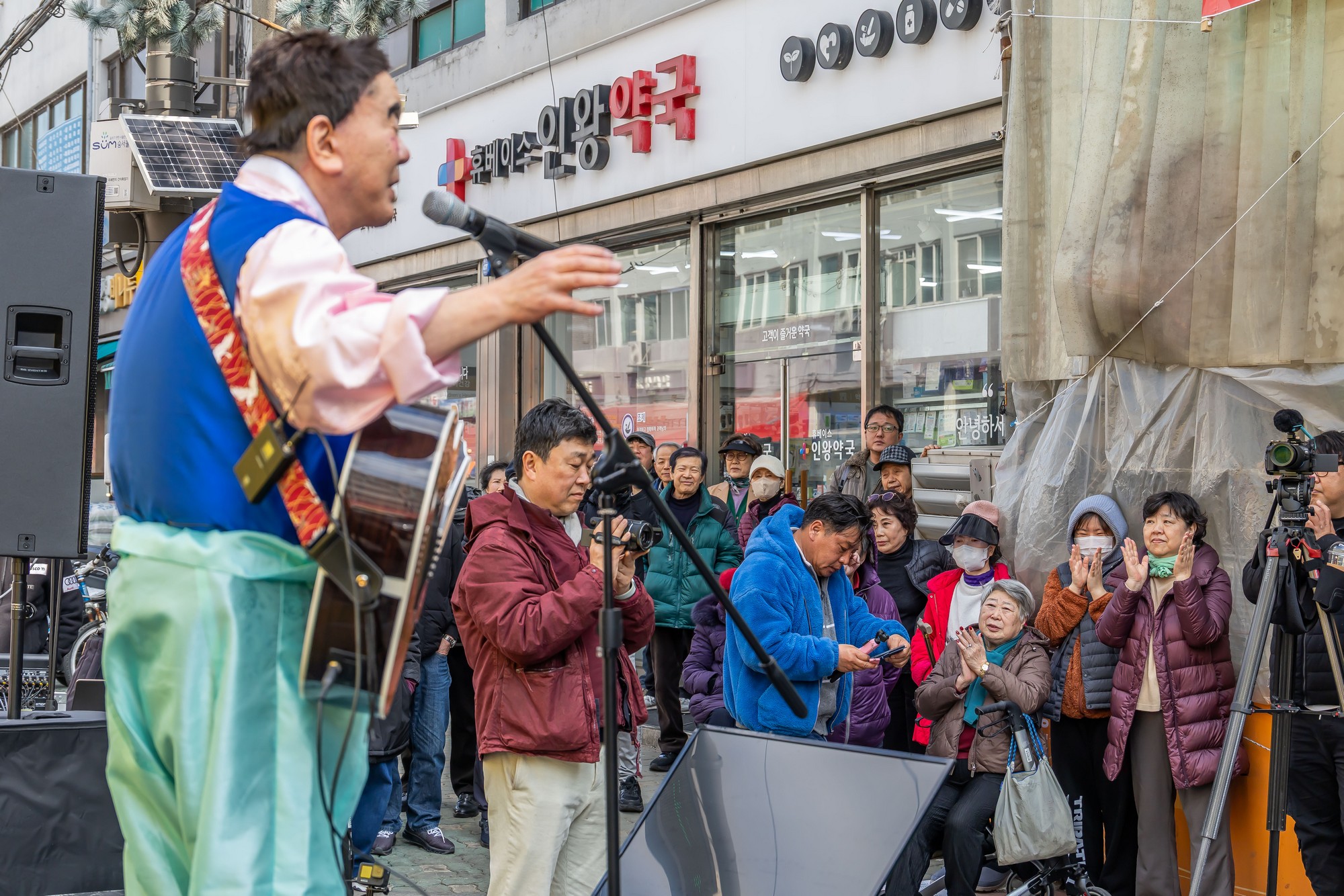 인물;연예;코미디언;개그맨;영화감독;심형래;영구TV;심형래영구;영구오부리;심형래감독인터뷰;인왕시장