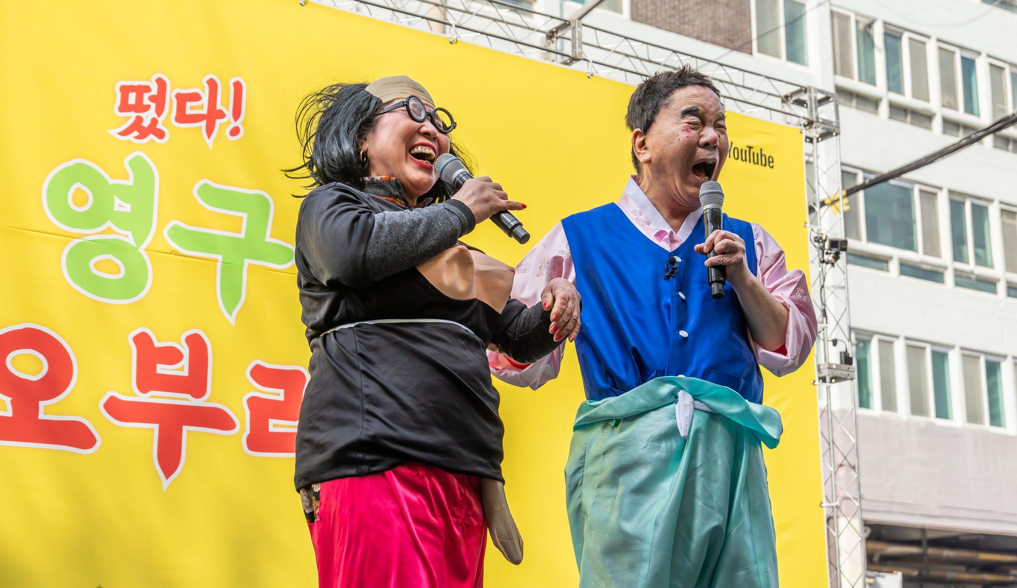 인물;연예;코미디언;개그맨;영화감독;심형래;영구TV;심형래영구;영구오부리;심형래감독인터뷰;인왕시장