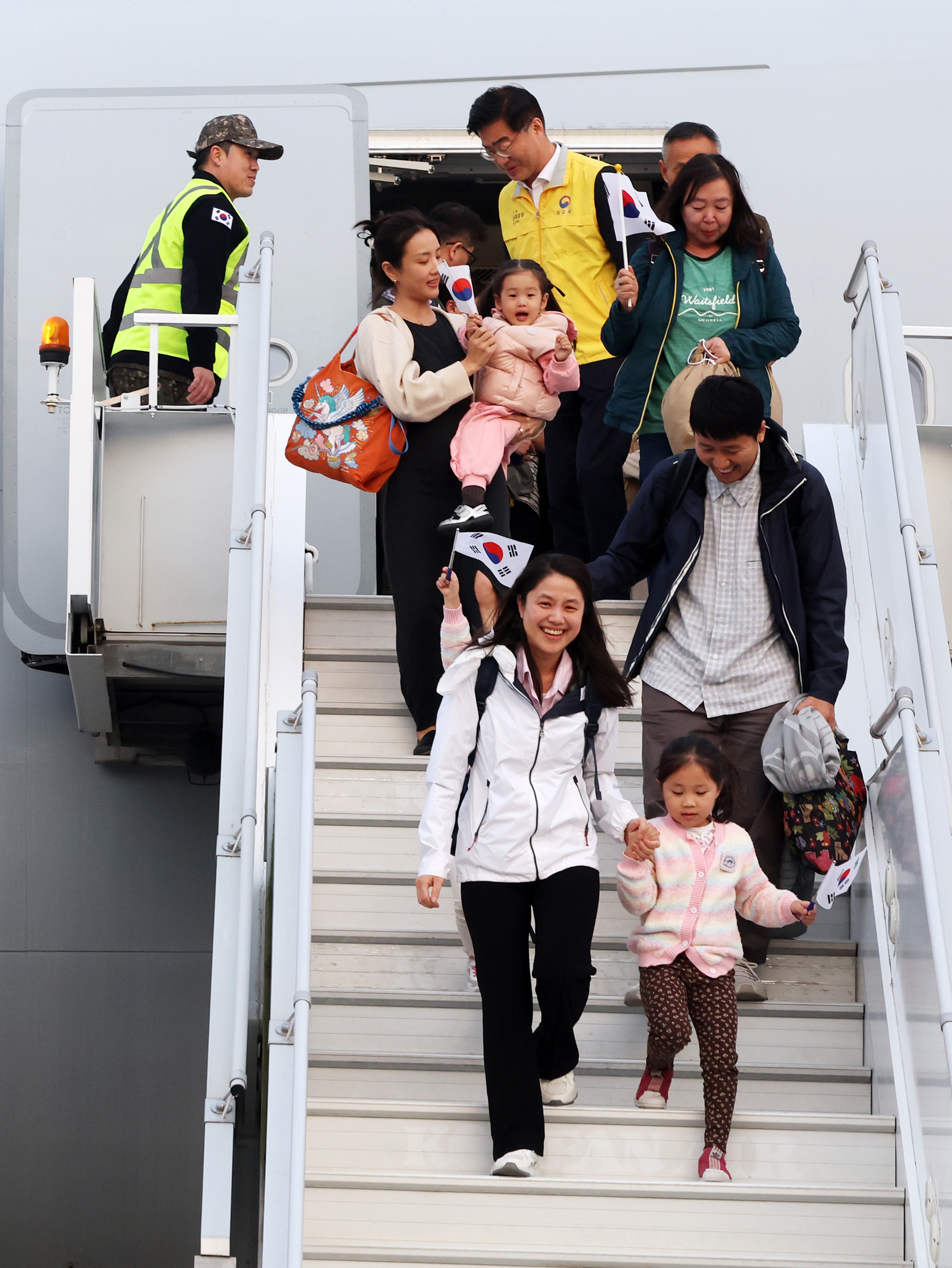 중동;교민;귀국;사막의 빛