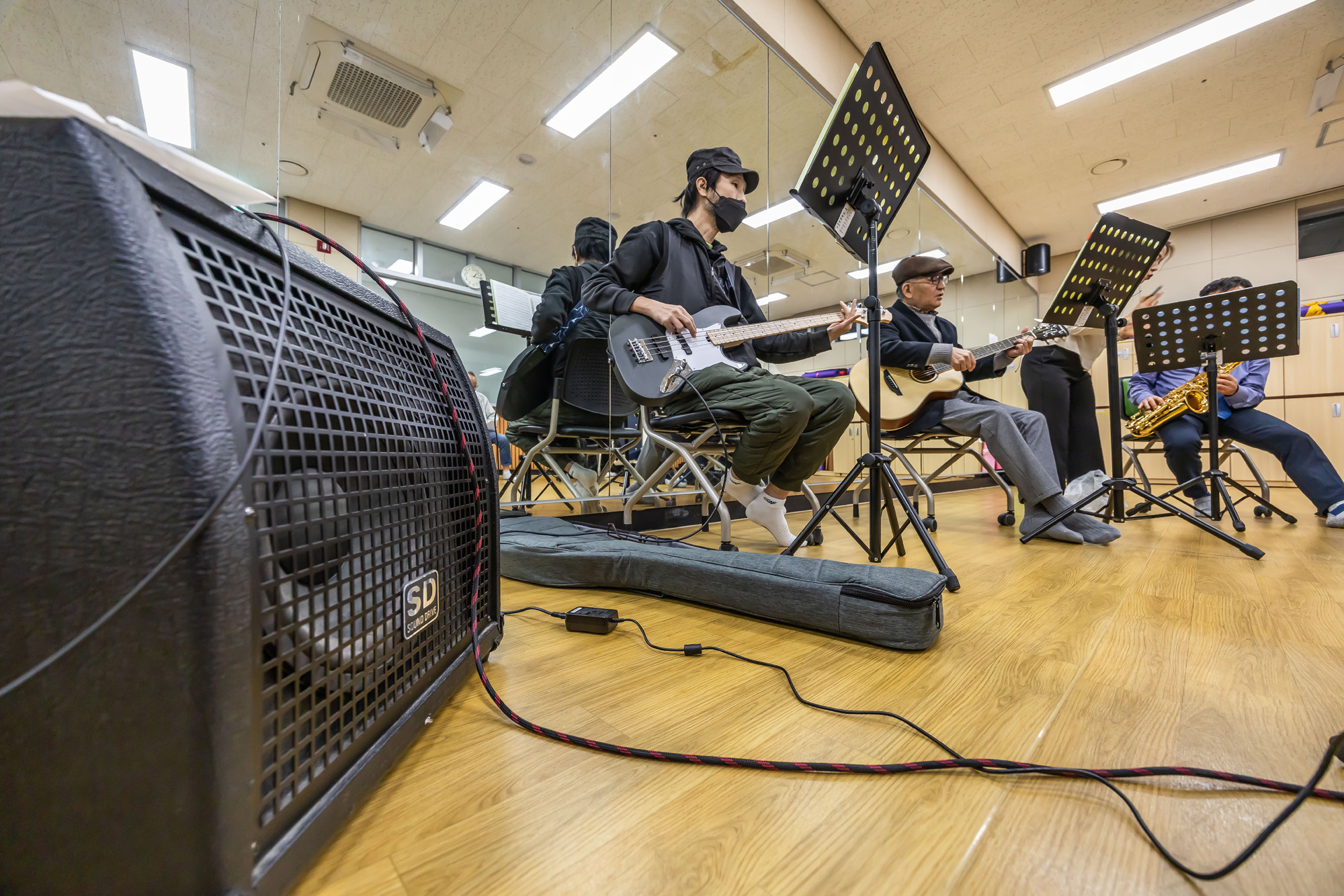 사회;세태;남성고독사;5060남성고독사;중장년1인남성가구;신정종합사회복지관;5060남성음악테라피;5060남성밴드연습