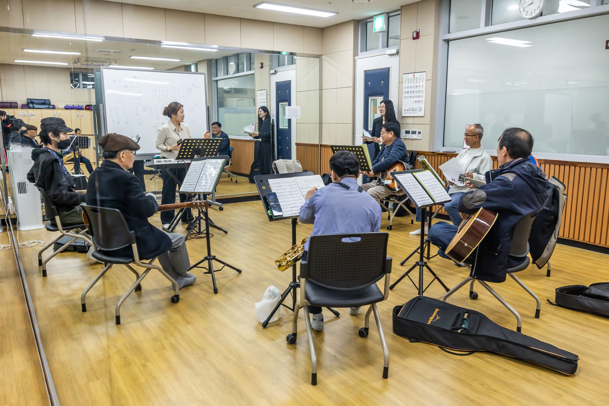 사회;세태;남성고독사;5060남성고독사;중장년1인남성가구;신정종합사회복지관;5060남성음악테라피;5060남성밴드연습