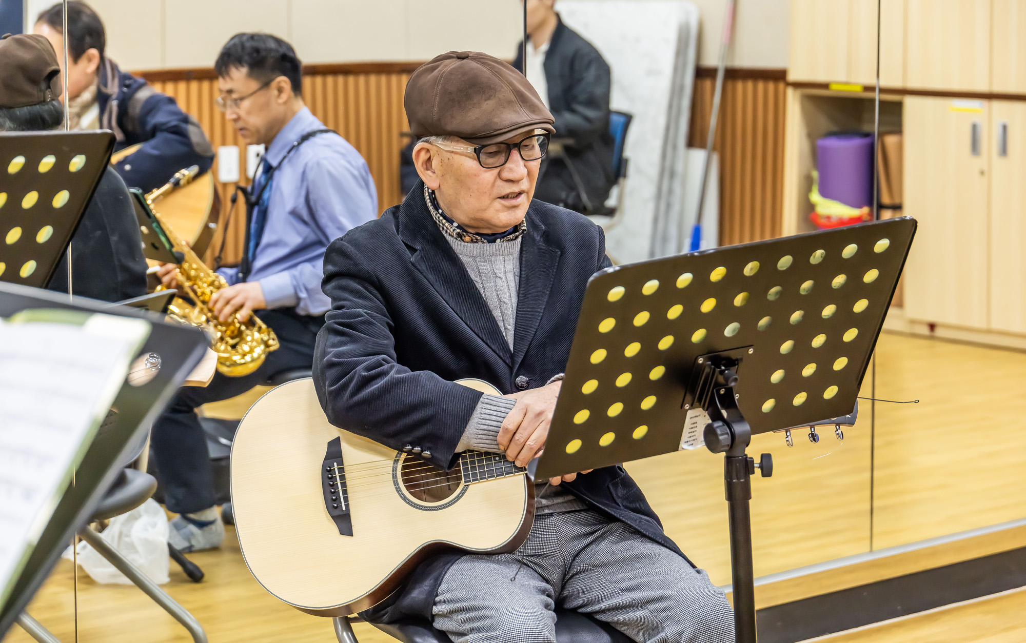 사회;세태;남성고독사;5060남성고독사;중장년1인남성가구;신정종합사회복지관;5060남성음악테라피;5060남성밴드연습