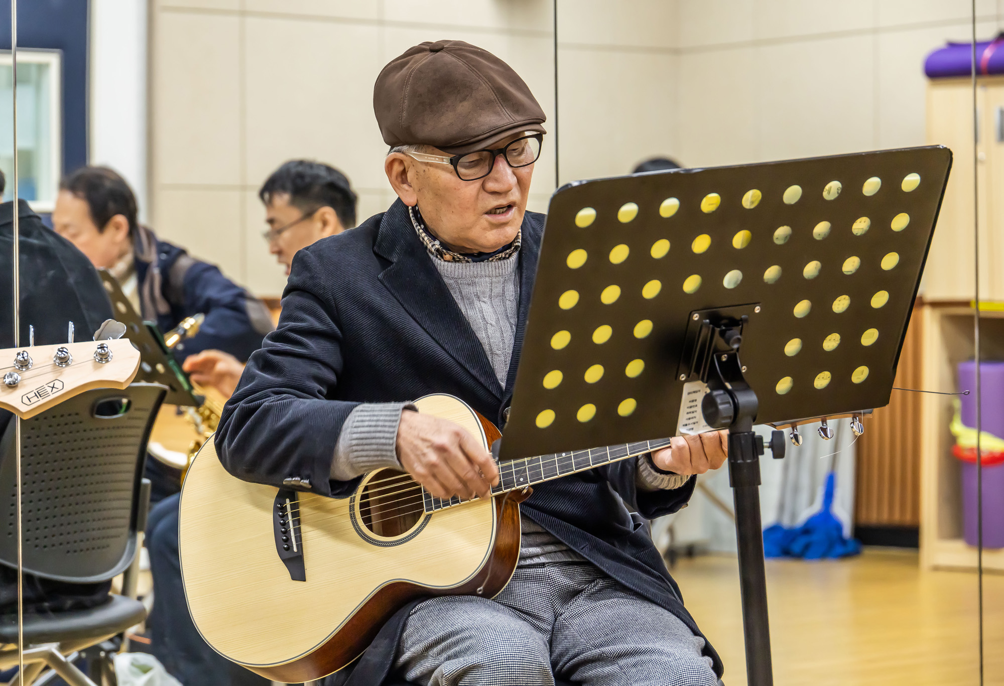 사회;세태;남성고독사;5060남성고독사;중장년1인남성가구;신정종합사회복지관;5060남성음악테라피;5060남성밴드연습