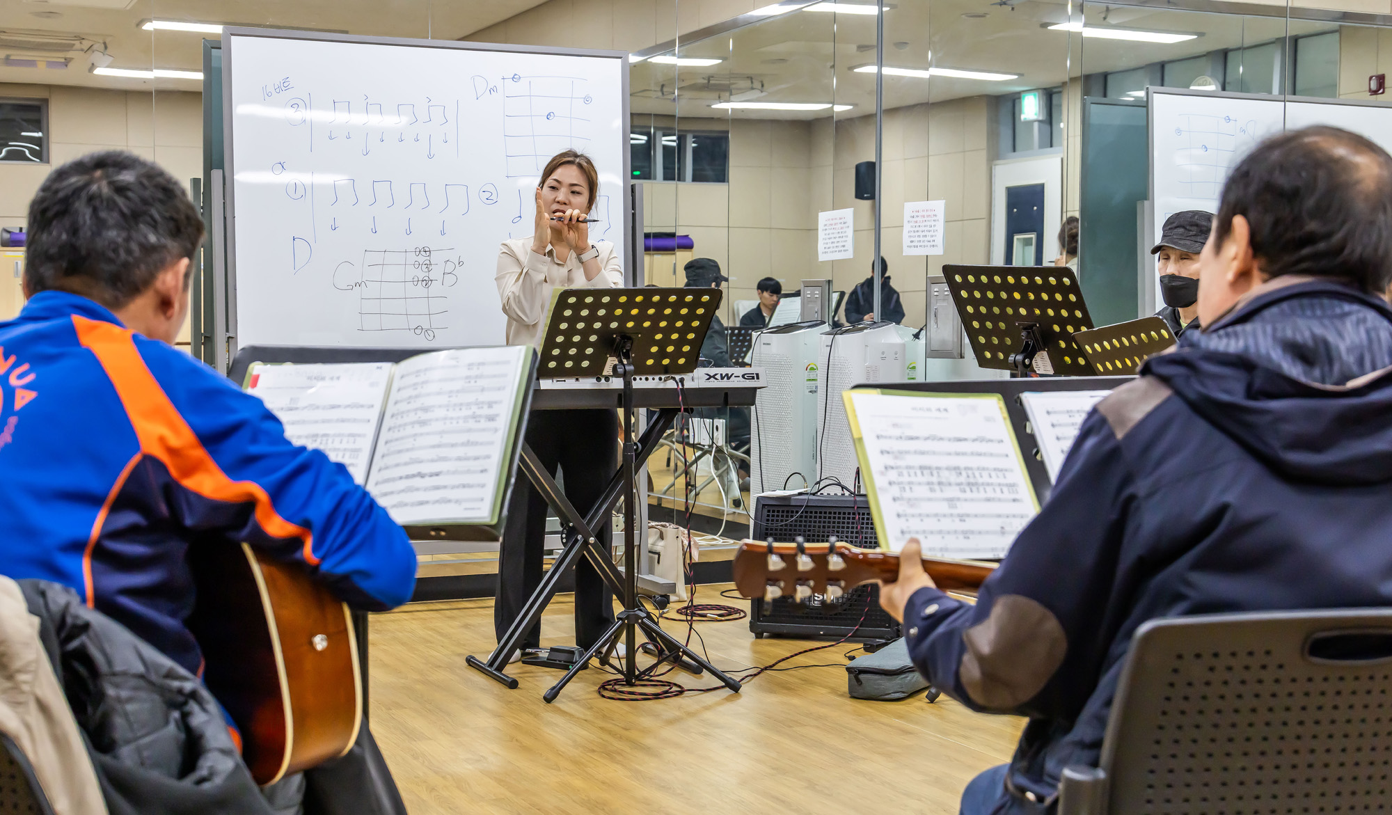 사회;세태;남성고독사;5060남성고독사;중장년1인남성가구;신정종합사회복지관;5060남성음악테라피;5060남성밴드연습