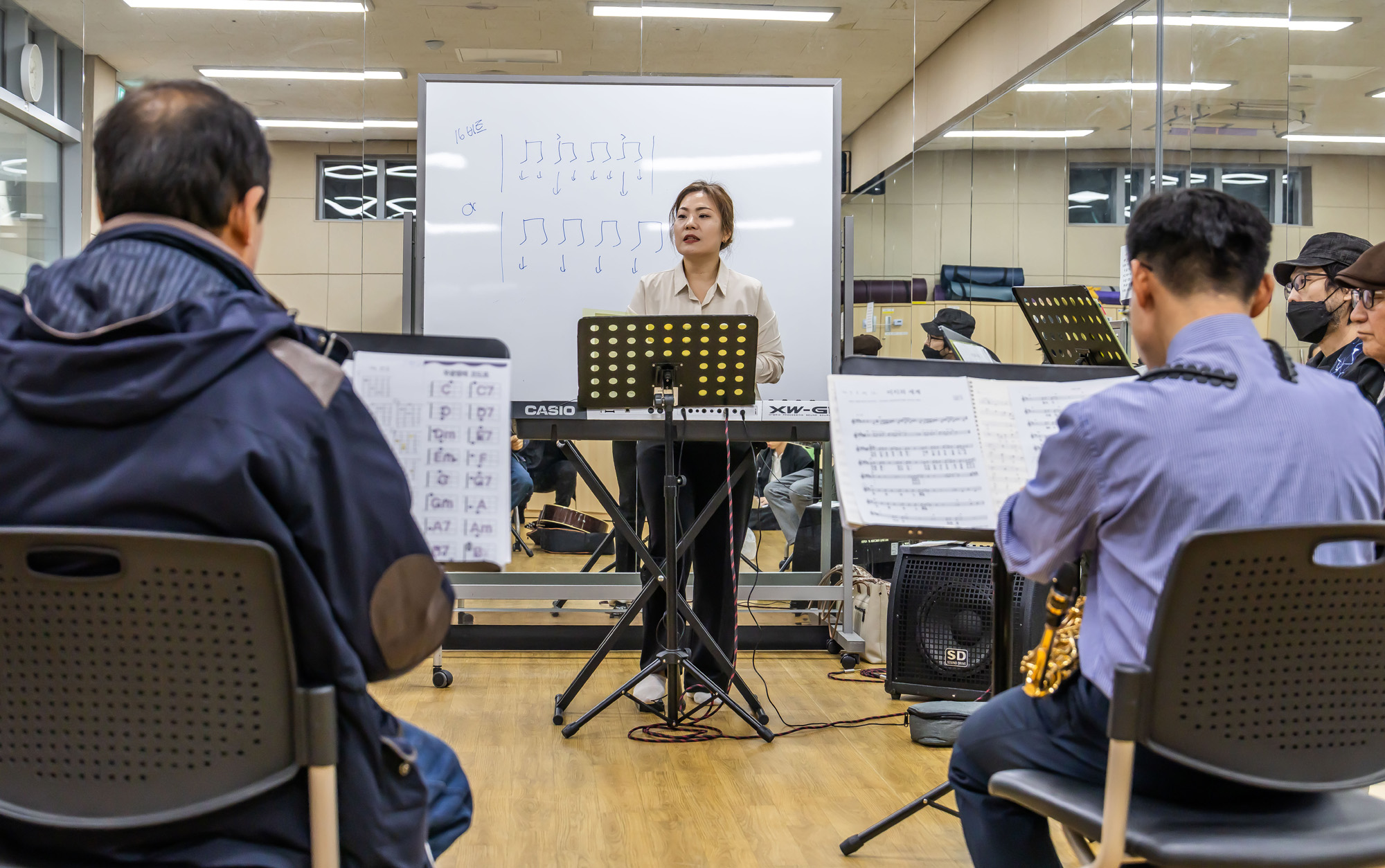 사회;세태;남성고독사;5060남성고독사;중장년1인남성가구;신정종합사회복지관;5060남성음악테라피;5060남성밴드연습