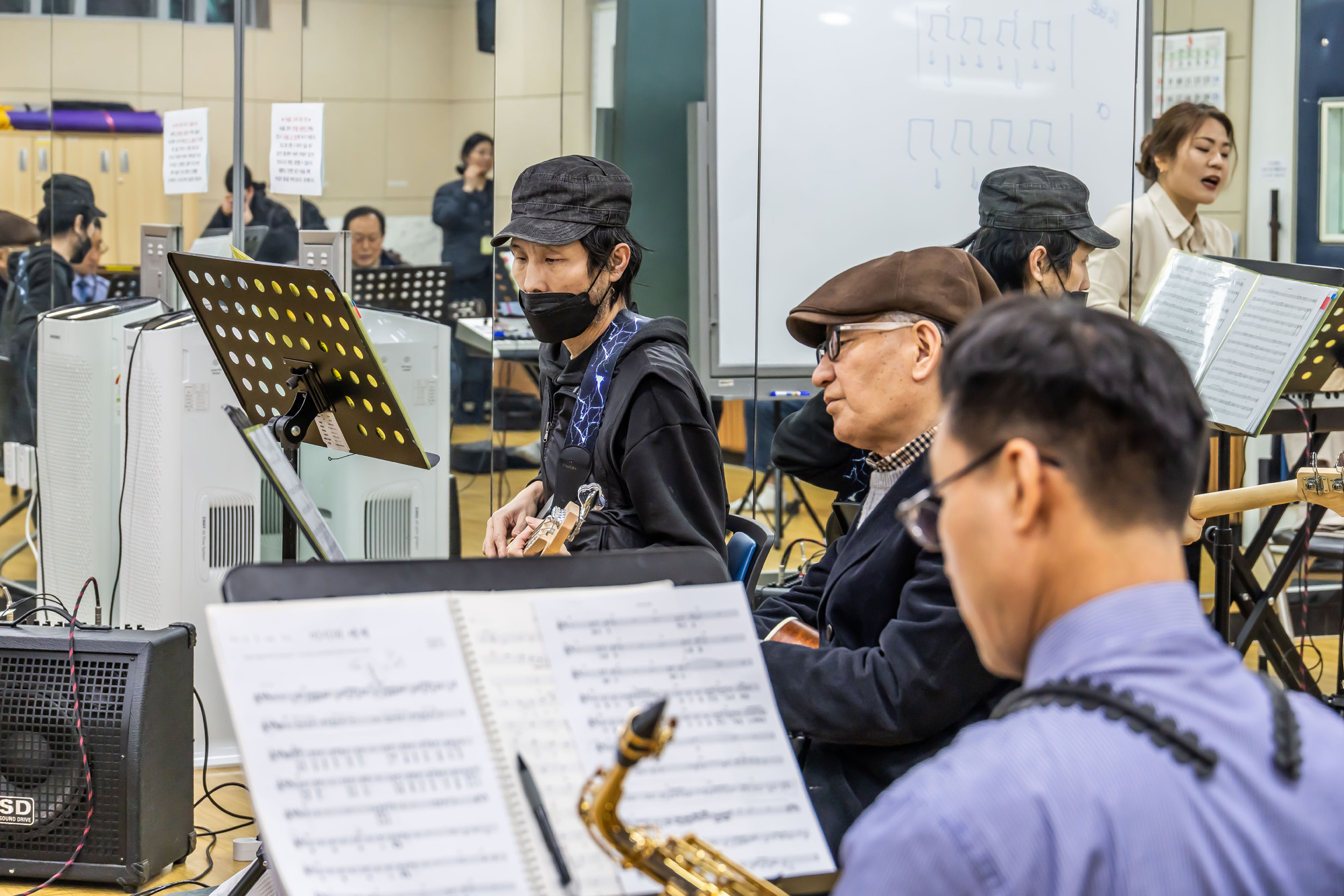 사회;세태;남성고독사;5060남성고독사;중장년1인남성가구;신정종합사회복지관;5060남성음악테라피;5060남성밴드연습