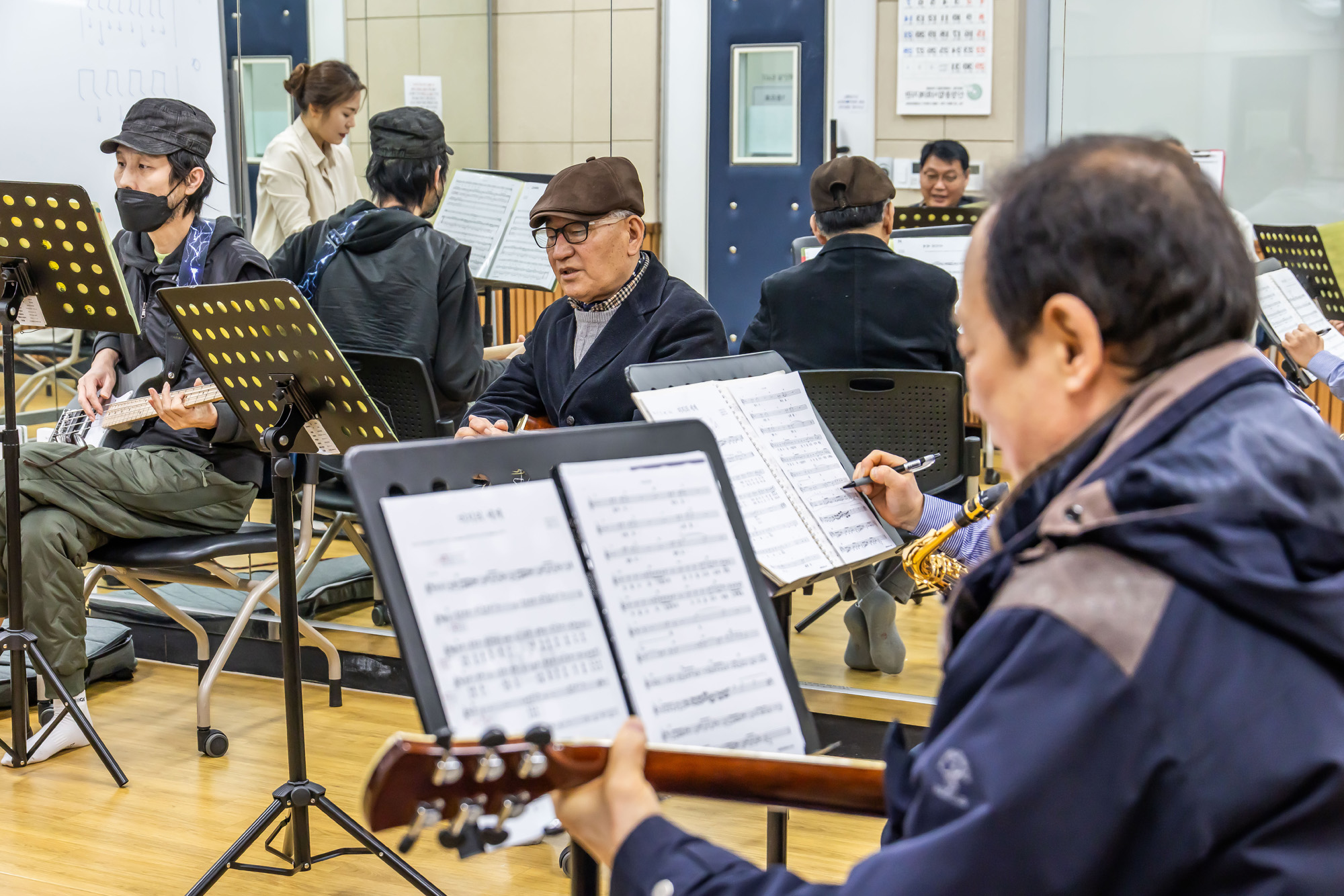 사회;세태;남성고독사;5060남성고독사;중장년1인남성가구;신정종합사회복지관;5060남성음악테라피;5060남성밴드연습