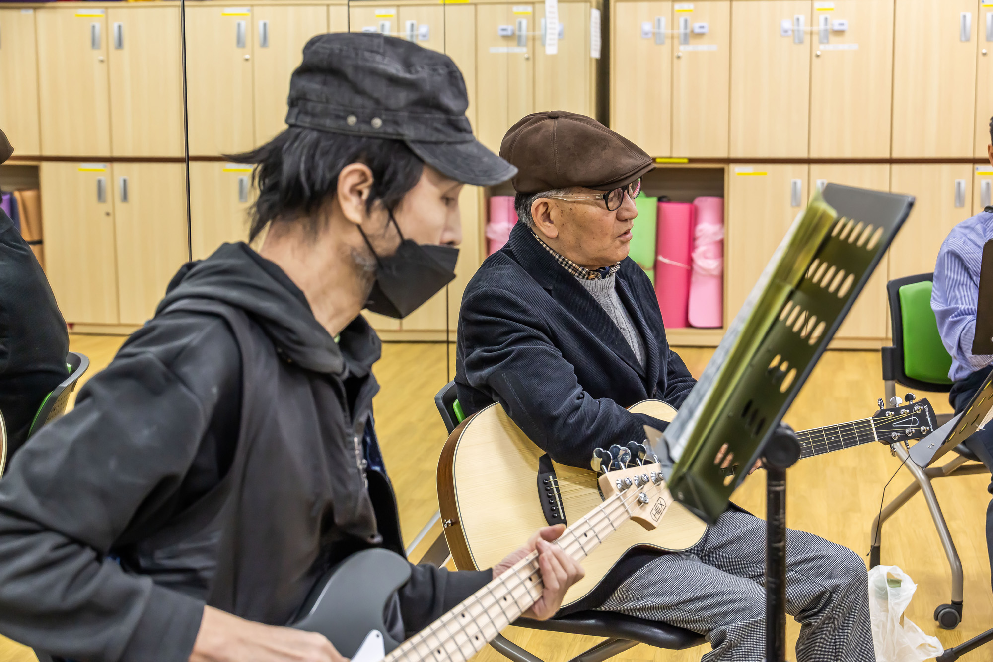 사회;세태;남성고독사;5060남성고독사;중장년1인남성가구;신정종합사회복지관;5060남성음악테라피;5060남성밴드연습