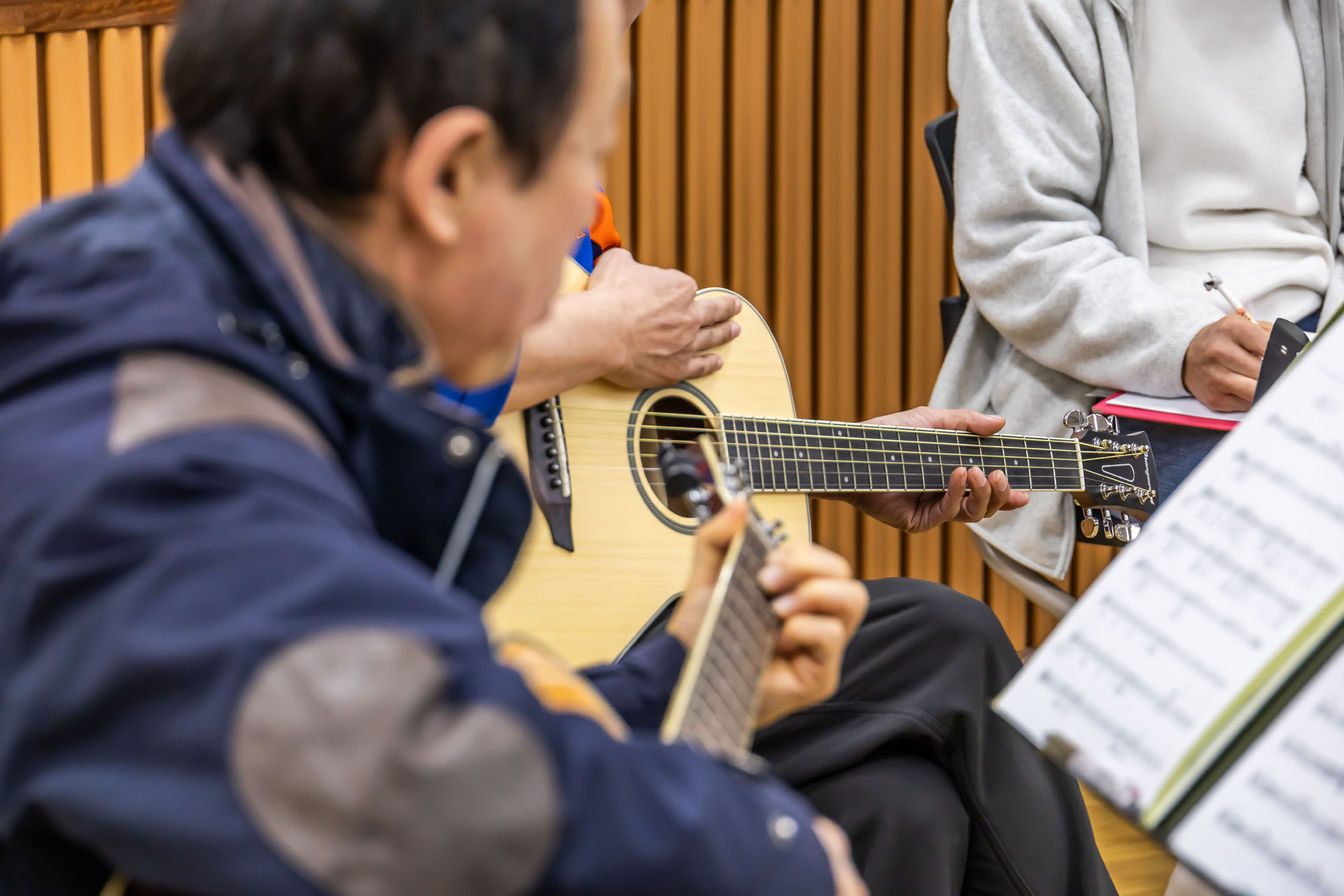 사회;세태;남성고독사;5060남성고독사;중장년1인남성가구;신정종합사회복지관;5060남성음악테라피;5060남성밴드연습