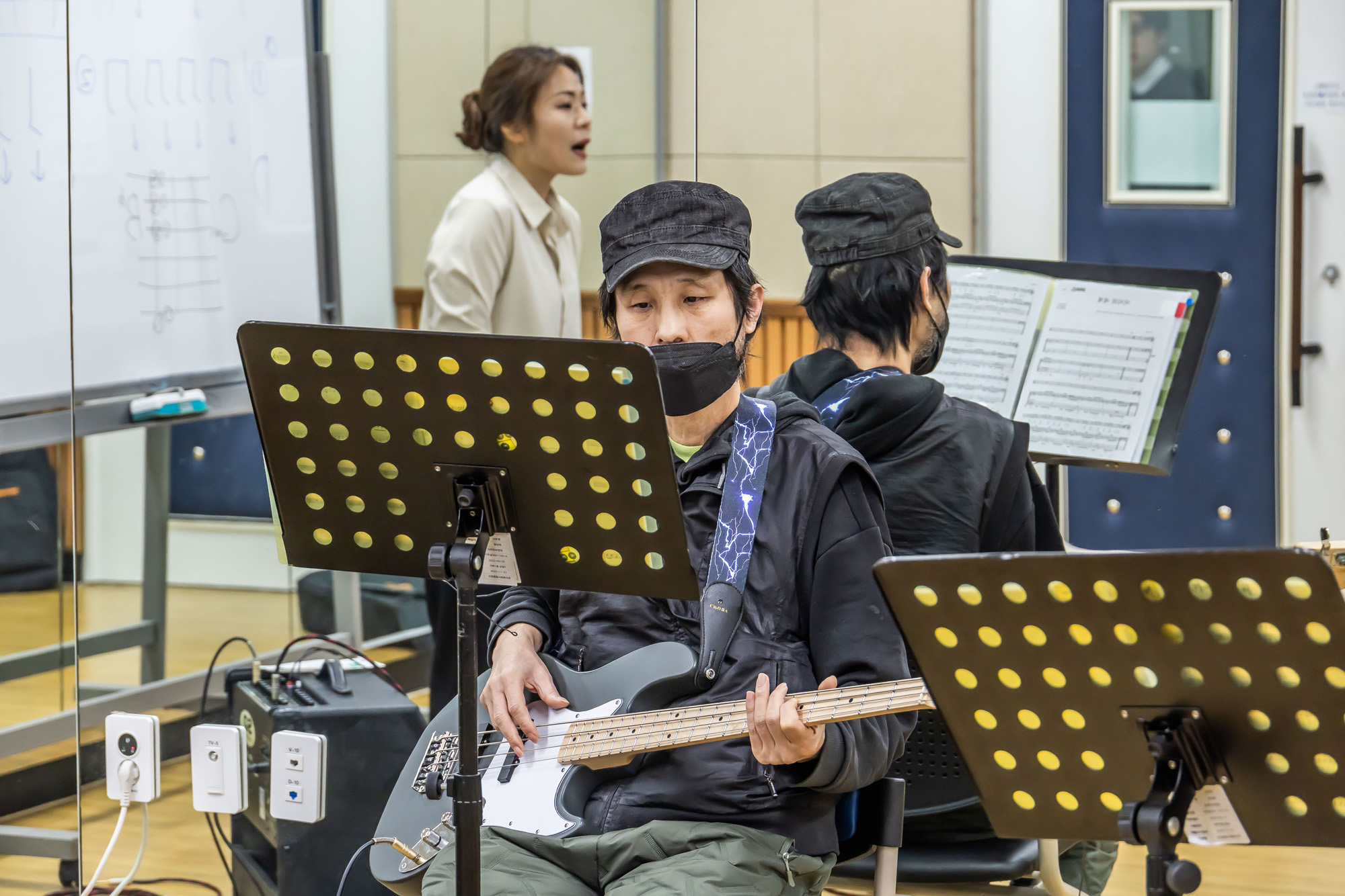 사회;세태;남성고독사;5060남성고독사;중장년1인남성가구;신정종합사회복지관;5060남성음악테라피;5060남성밴드연습