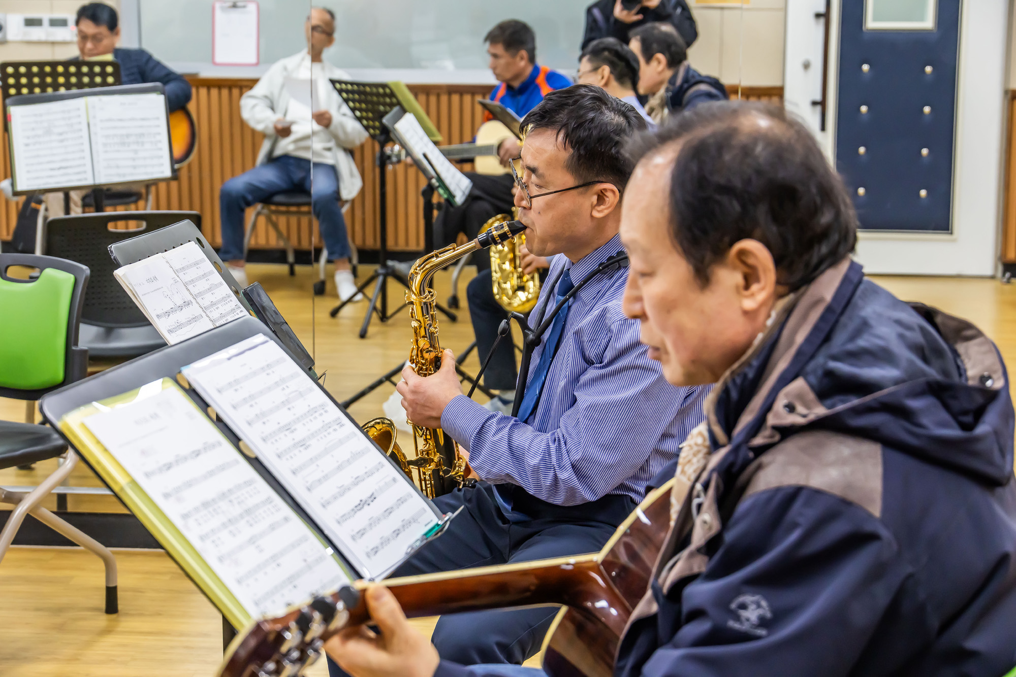 사회;세태;남성고독사;5060남성고독사;중장년1인남성가구;신정종합사회복지관;5060남성음악테라피;5060남성밴드연습