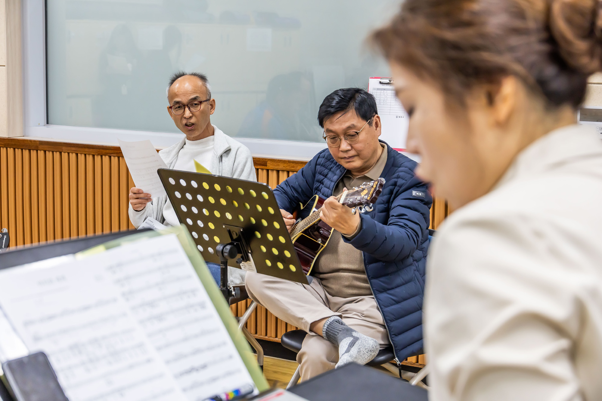 사회;세태;남성고독사;5060남성고독사;중장년1인남성가구;신정종합사회복지관;5060남성음악테라피;5060남성밴드연습