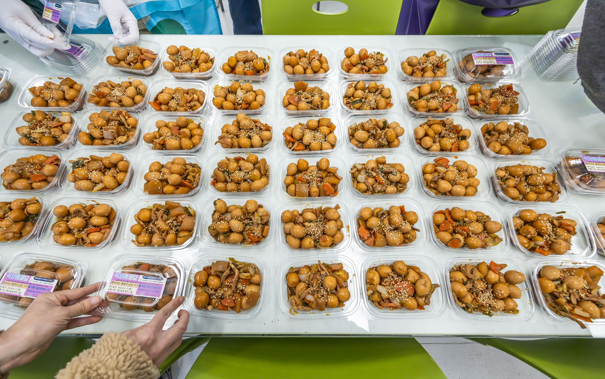 사회;세태;남성고독사;5060남성고독사;중장년1인남성가구;신정종합사회복지관;5060남성공유냉장고;5060남성반찬만들기봉사;고립가구