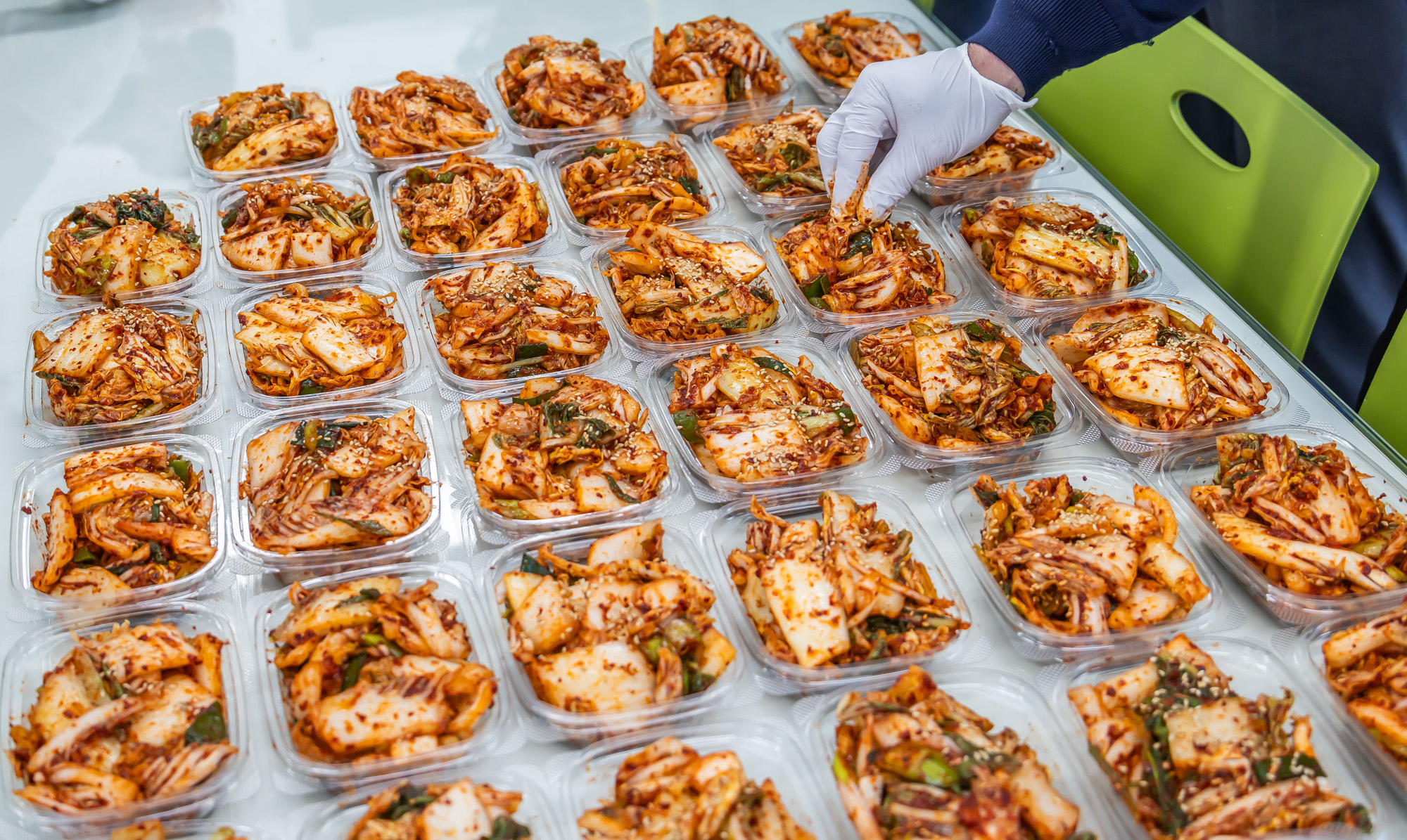 사회;세태;남성고독사;5060남성고독사;중장년1인남성가구;신정종합사회복지관;5060남성공유냉장고;5060남성반찬만들기봉사;고립가구