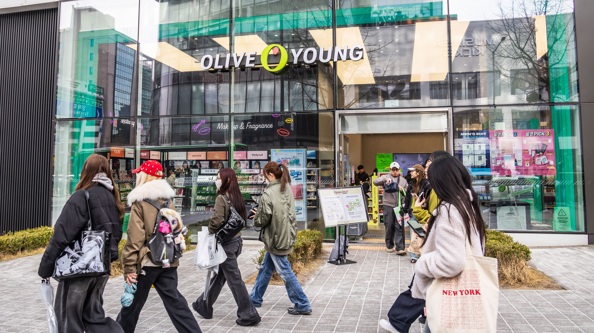 경제;세대;이동수의세대진단;저성장시대;청년소비패턴;올다무인기현상;올리브영;다이소;무신사;올리브영매장스케치
