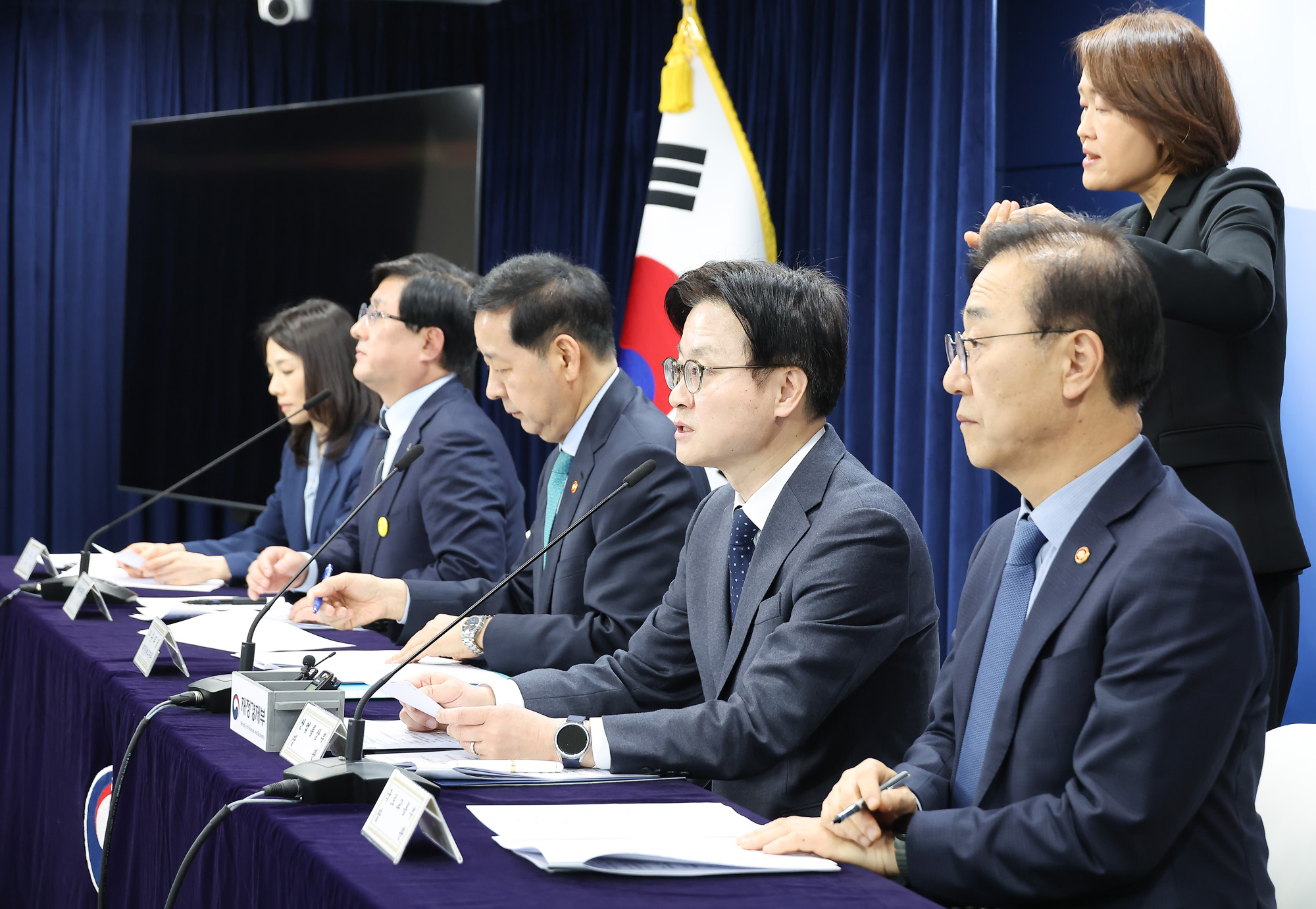 김정관;산업통상부;비상경제;점검회의;합동브리핑